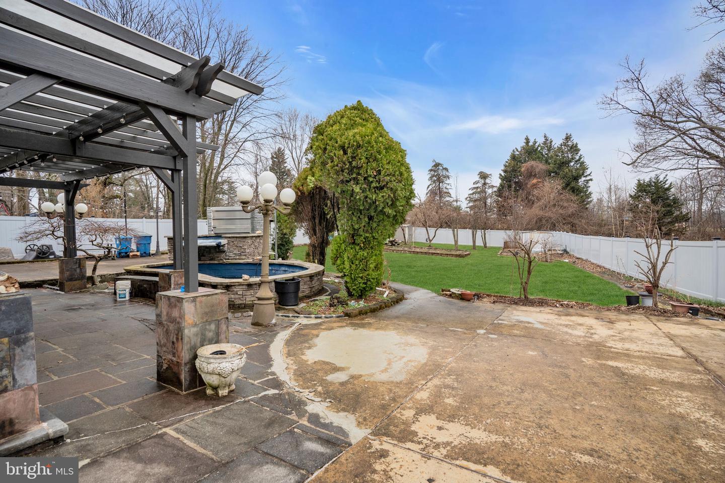 7839 HERITAGE DR, ANNANDALE, Virginia 22003, 6 Bedrooms Bedrooms, ,6 BathroomsBathrooms,Residential,For sale,7839 HERITAGE DR,VAFX2294298 MLS # VAFX2294298