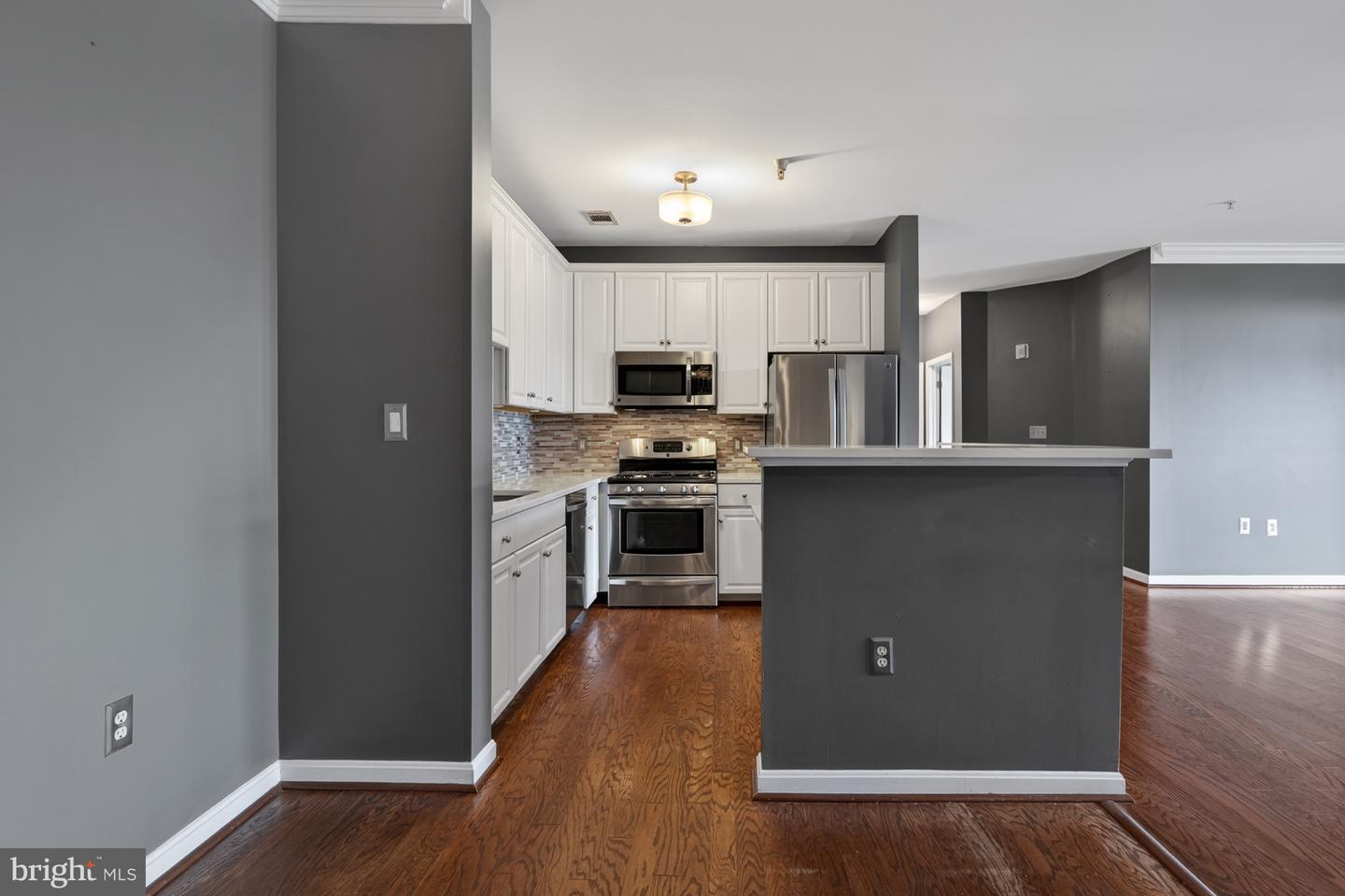 1621 LADUE CT #207, WOODBRIDGE, Virginia 22191, 2 Bedrooms Bedrooms, ,2 BathroomsBathrooms,Residential,For sale,1621 LADUE CT #207,VAPW2113816 MLS # VAPW2113816