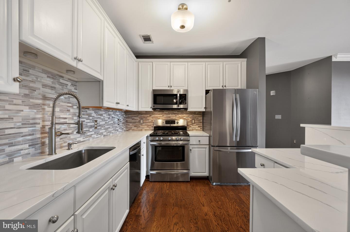 1621 LADUE CT #207, WOODBRIDGE, Virginia 22191, 2 Bedrooms Bedrooms, ,2 BathroomsBathrooms,Residential,For sale,1621 LADUE CT #207,VAPW2113816 MLS # VAPW2113816