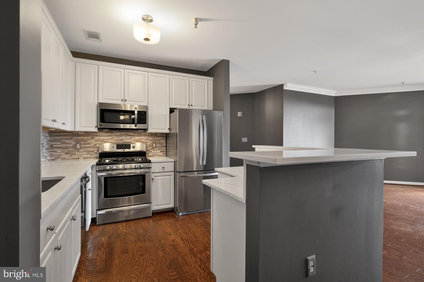 1621 LADUE CT #207, WOODBRIDGE, Virginia 22191, 2 Bedrooms Bedrooms, ,2 BathroomsBathrooms,Residential,For sale,1621 LADUE CT #207,VAPW2113816 MLS # VAPW2113816