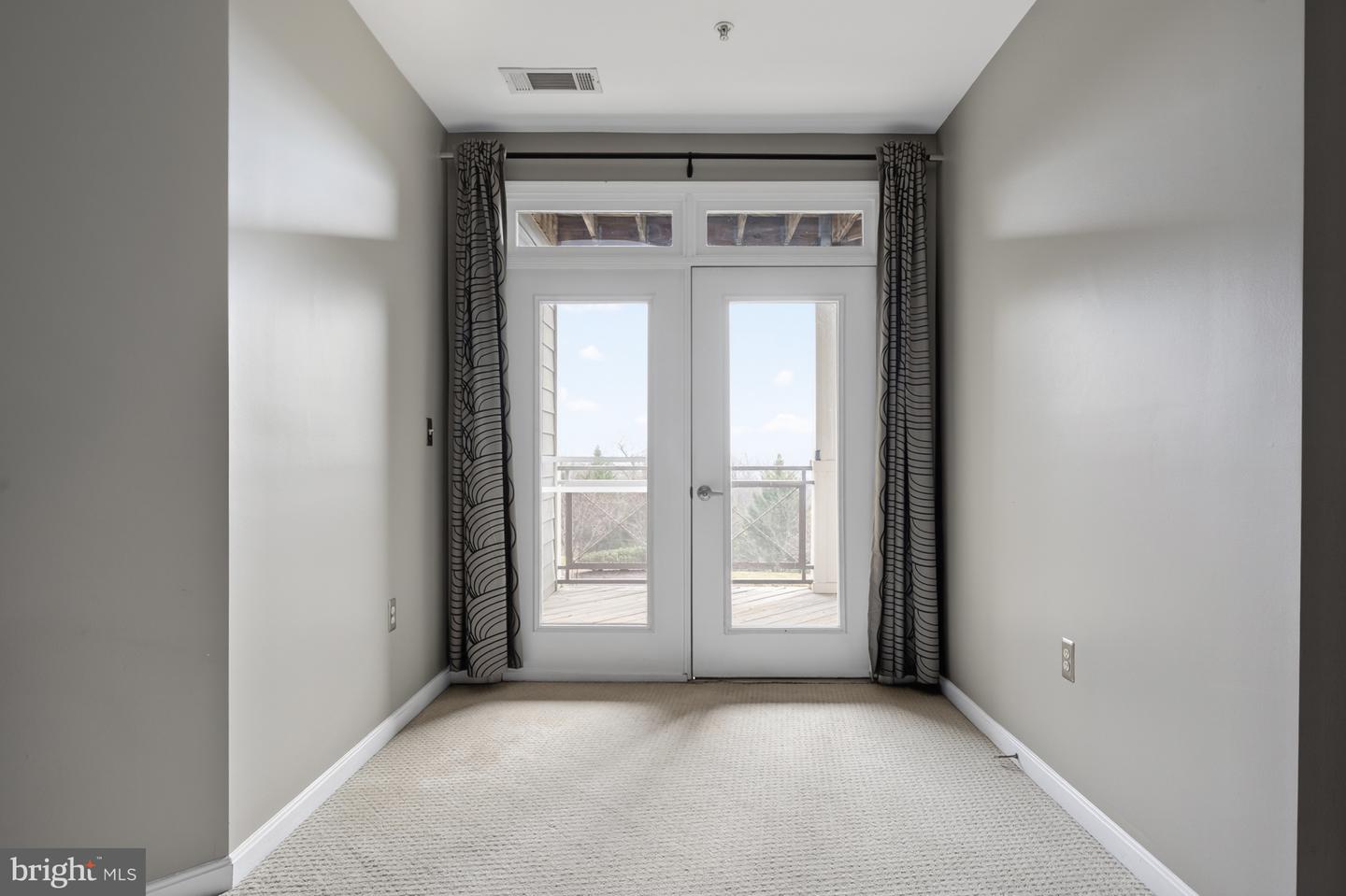 1621 LADUE CT #207, WOODBRIDGE, Virginia 22191, 2 Bedrooms Bedrooms, ,2 BathroomsBathrooms,Residential,For sale,1621 LADUE CT #207,VAPW2113816 MLS # VAPW2113816