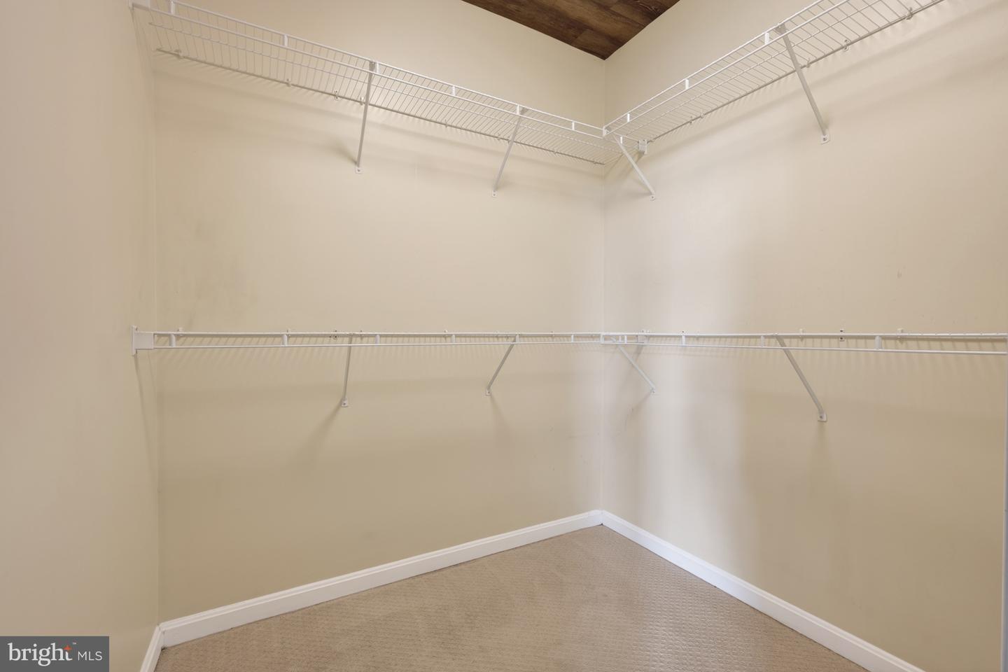 1621 LADUE CT #207, WOODBRIDGE, Virginia 22191, 2 Bedrooms Bedrooms, ,2 BathroomsBathrooms,Residential,For sale,1621 LADUE CT #207,VAPW2113816 MLS # VAPW2113816