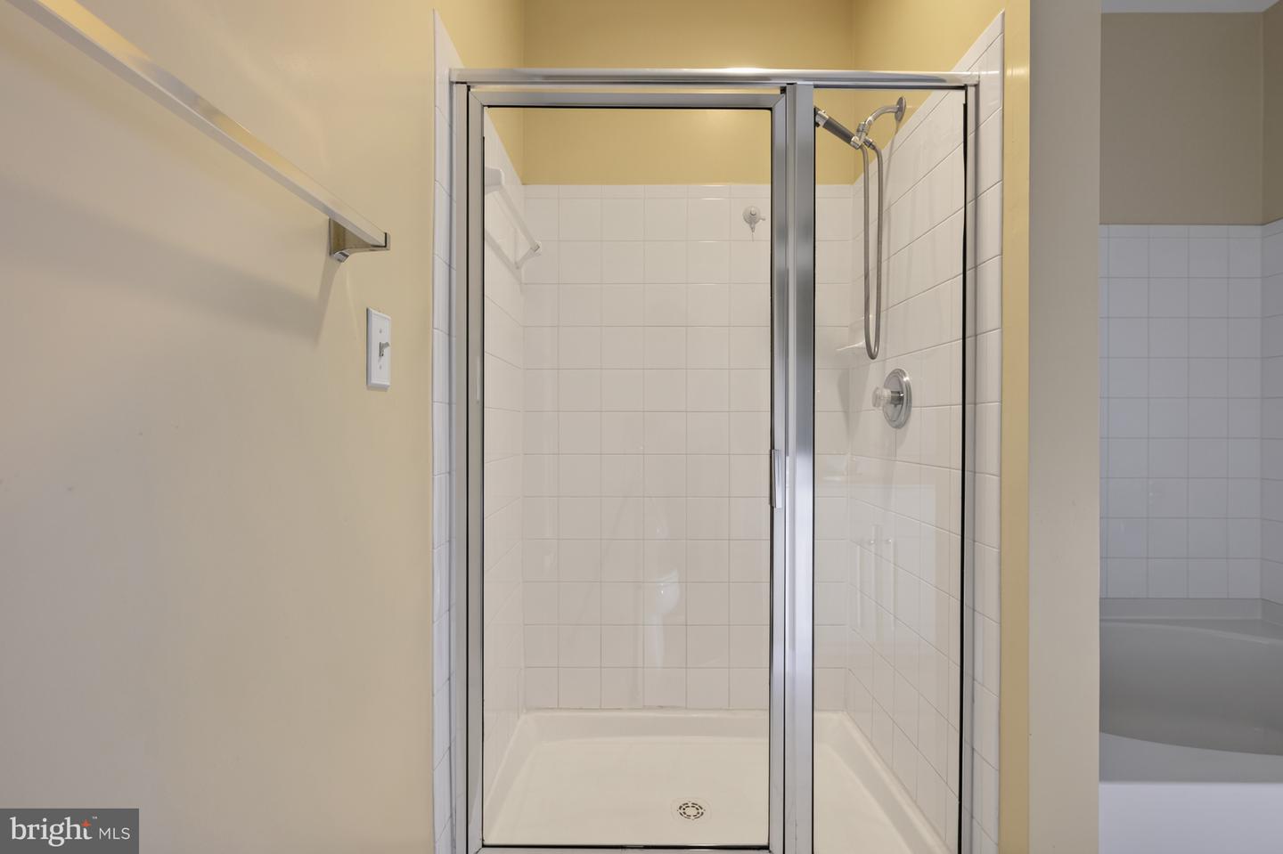 1621 LADUE CT #207, WOODBRIDGE, Virginia 22191, 2 Bedrooms Bedrooms, ,2 BathroomsBathrooms,Residential,For sale,1621 LADUE CT #207,VAPW2113816 MLS # VAPW2113816