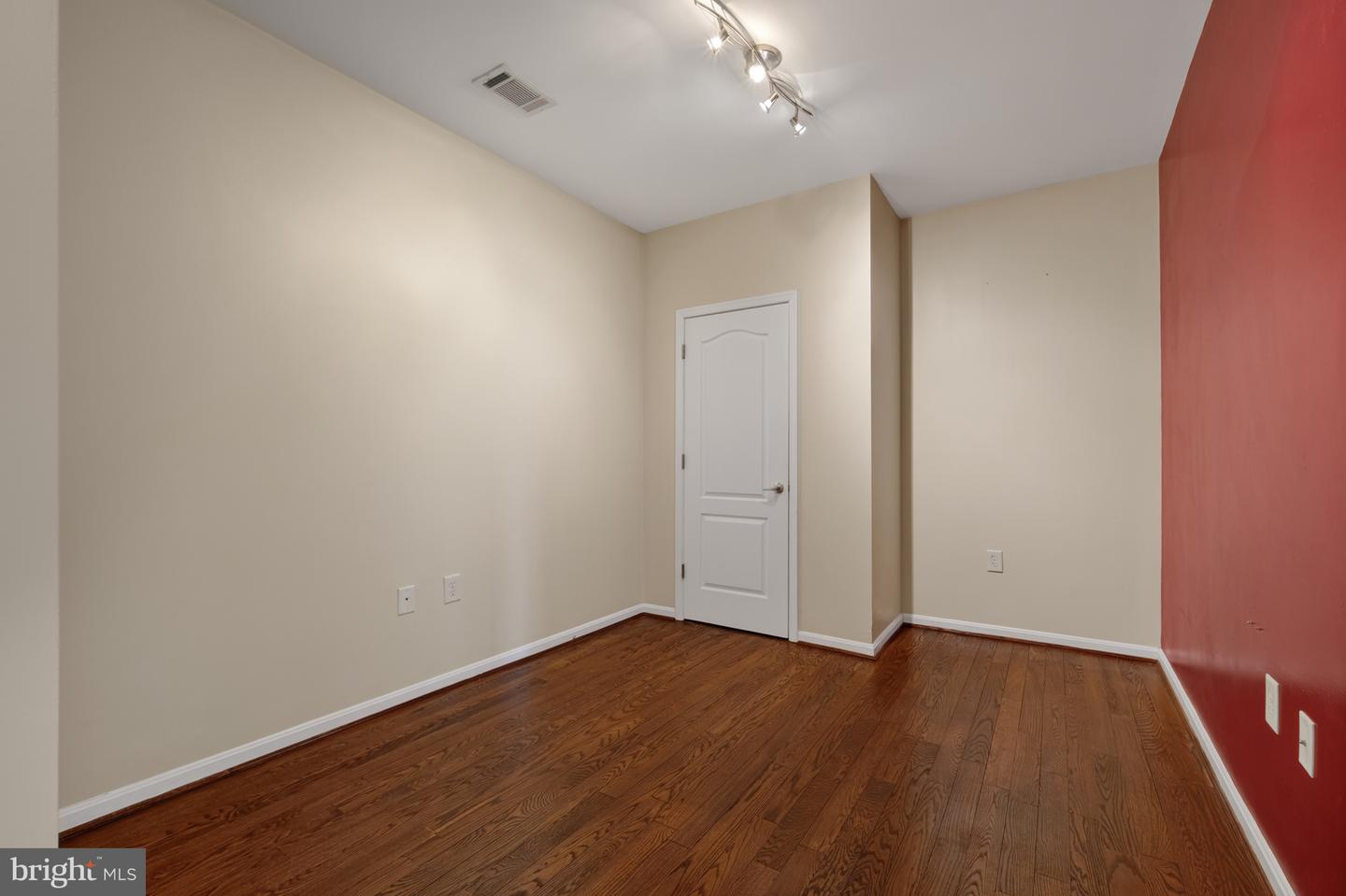 1621 LADUE CT #207, WOODBRIDGE, Virginia 22191, 2 Bedrooms Bedrooms, ,2 BathroomsBathrooms,Residential,For sale,1621 LADUE CT #207,VAPW2113816 MLS # VAPW2113816