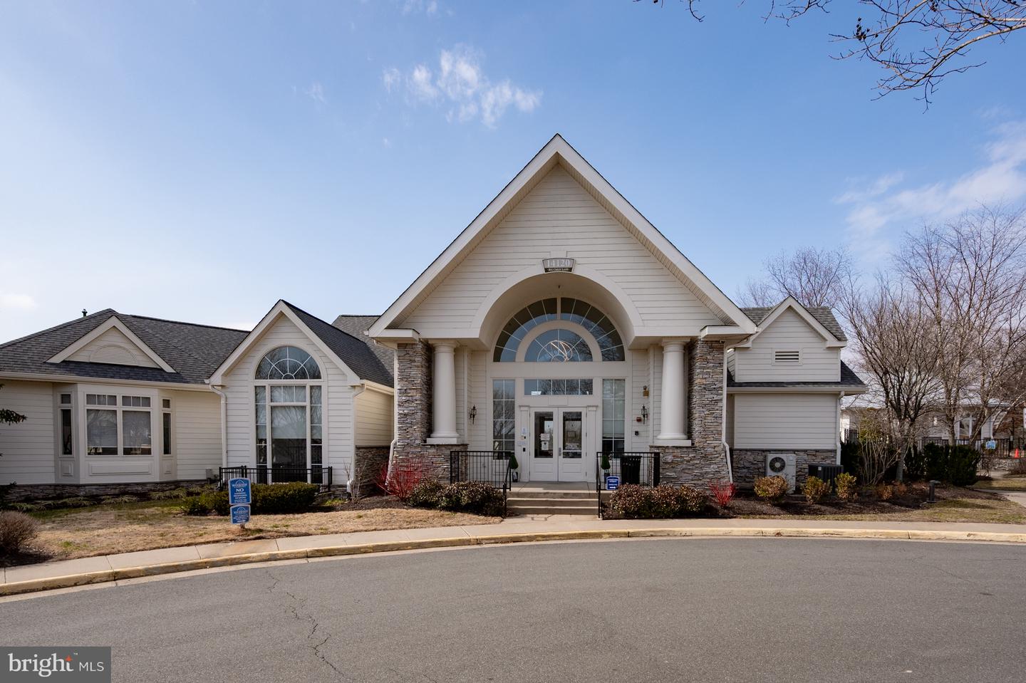 1621 LADUE CT #207, WOODBRIDGE, Virginia 22191, 2 Bedrooms Bedrooms, ,2 BathroomsBathrooms,Residential,For sale,1621 LADUE CT #207,VAPW2113816 MLS # VAPW2113816