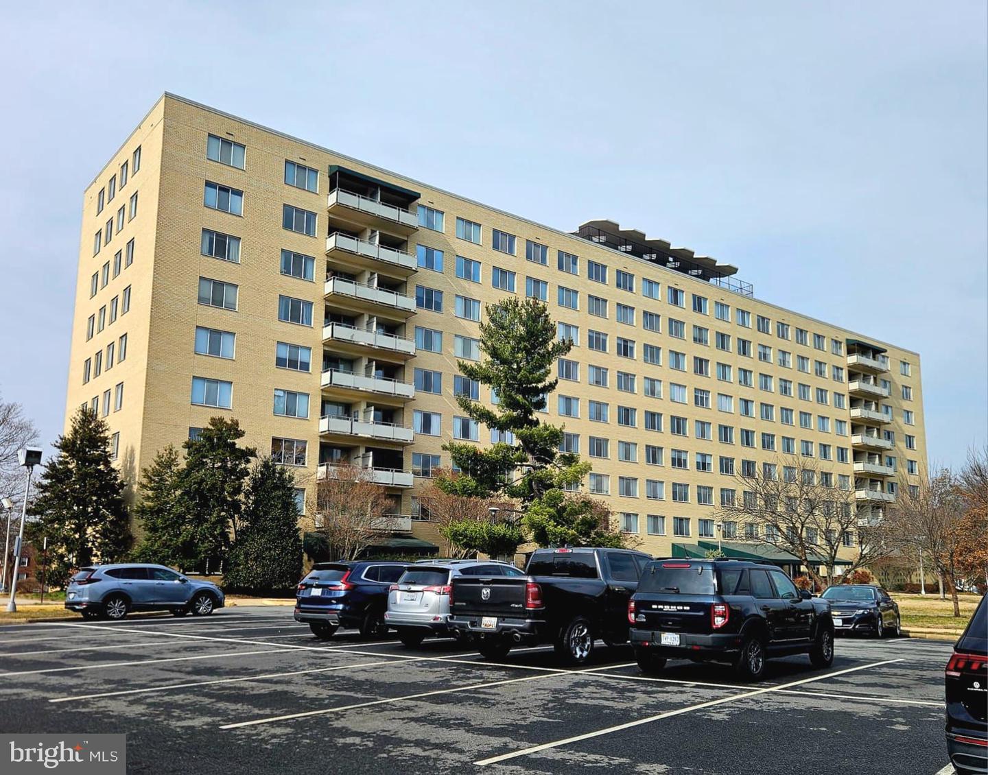 6641 WAKEFIELD DR #712, ALEXANDRIA, Virginia 22307, 1 Bedroom Bedrooms, ,1 BathroomBathrooms,Residential,For sale,6641 WAKEFIELD DR #712,VAFX2294328 MLS # VAFX2294328