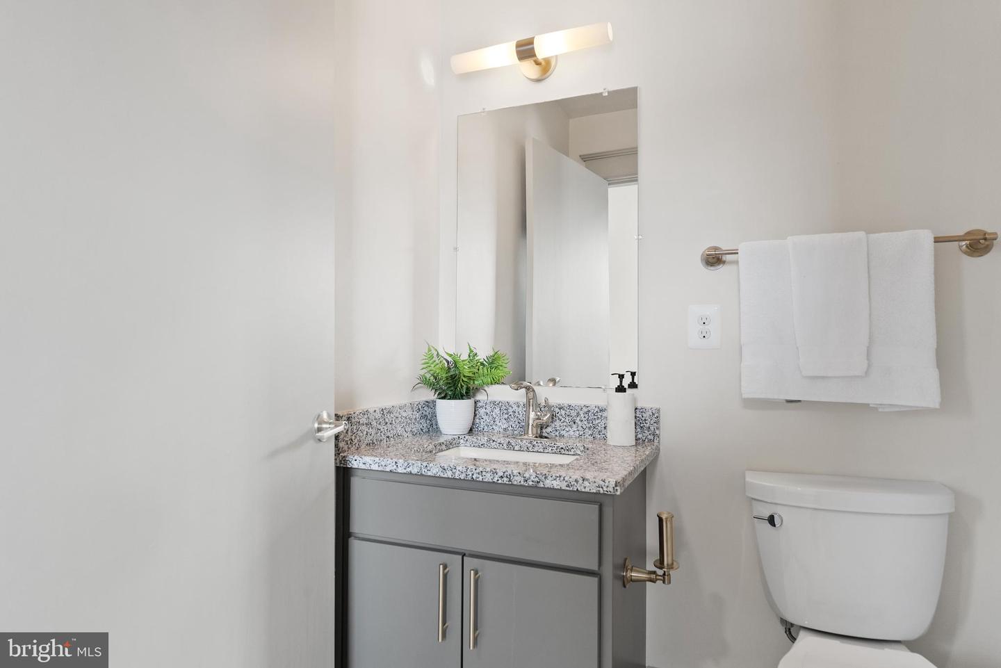 9071 POWER HOUSE RD #103, LORTON, Virginia 22079, 2 Bedrooms Bedrooms, 8 Rooms Rooms,2 BathroomsBathrooms,Residential,For sale,9071 POWER HOUSE RD #103,VAFX2294346 MLS # VAFX2294346