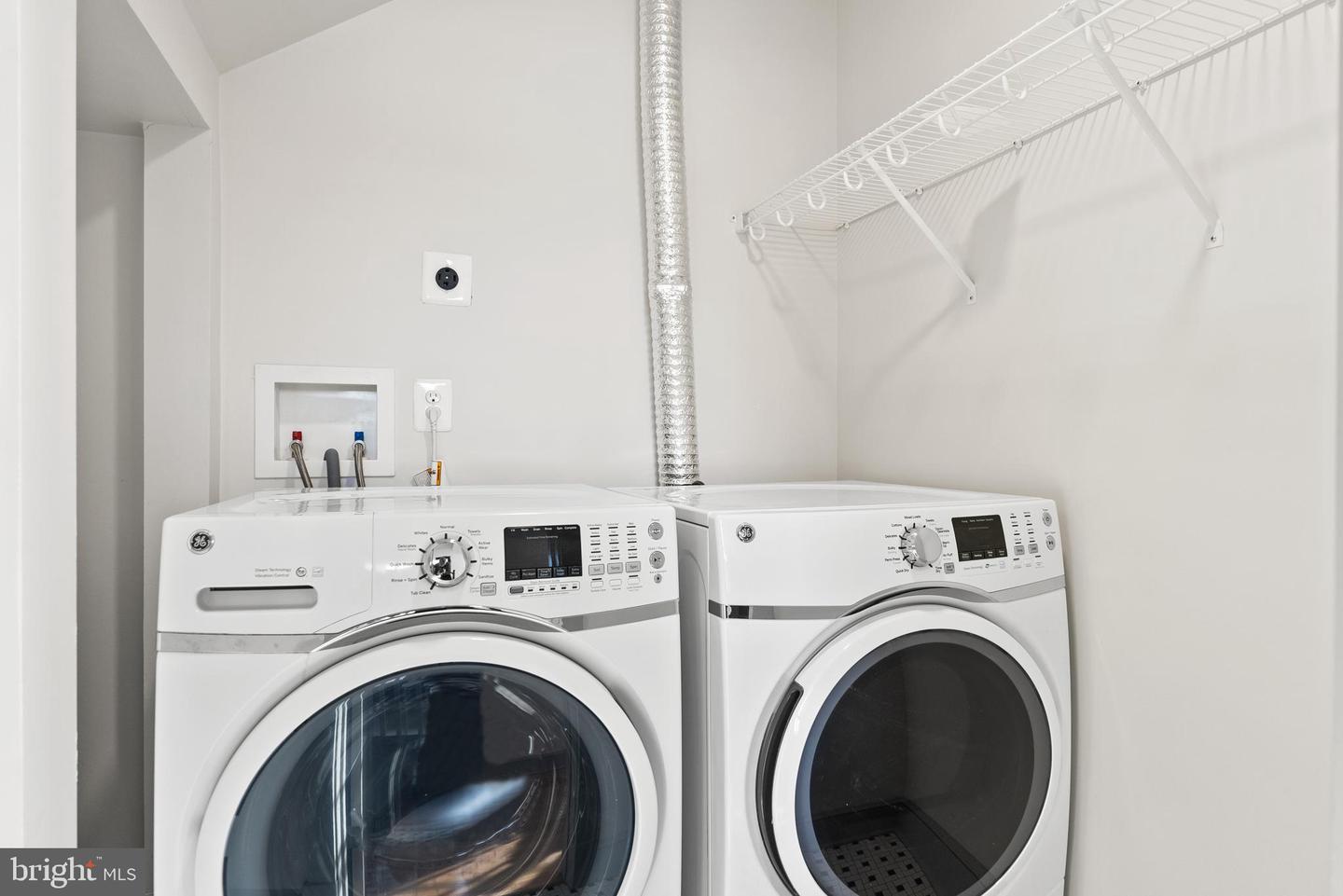 9071 POWER HOUSE RD #103, LORTON, Virginia 22079, 2 Bedrooms Bedrooms, 8 Rooms Rooms,2 BathroomsBathrooms,Residential,For sale,9071 POWER HOUSE RD #103,VAFX2294346 MLS # VAFX2294346