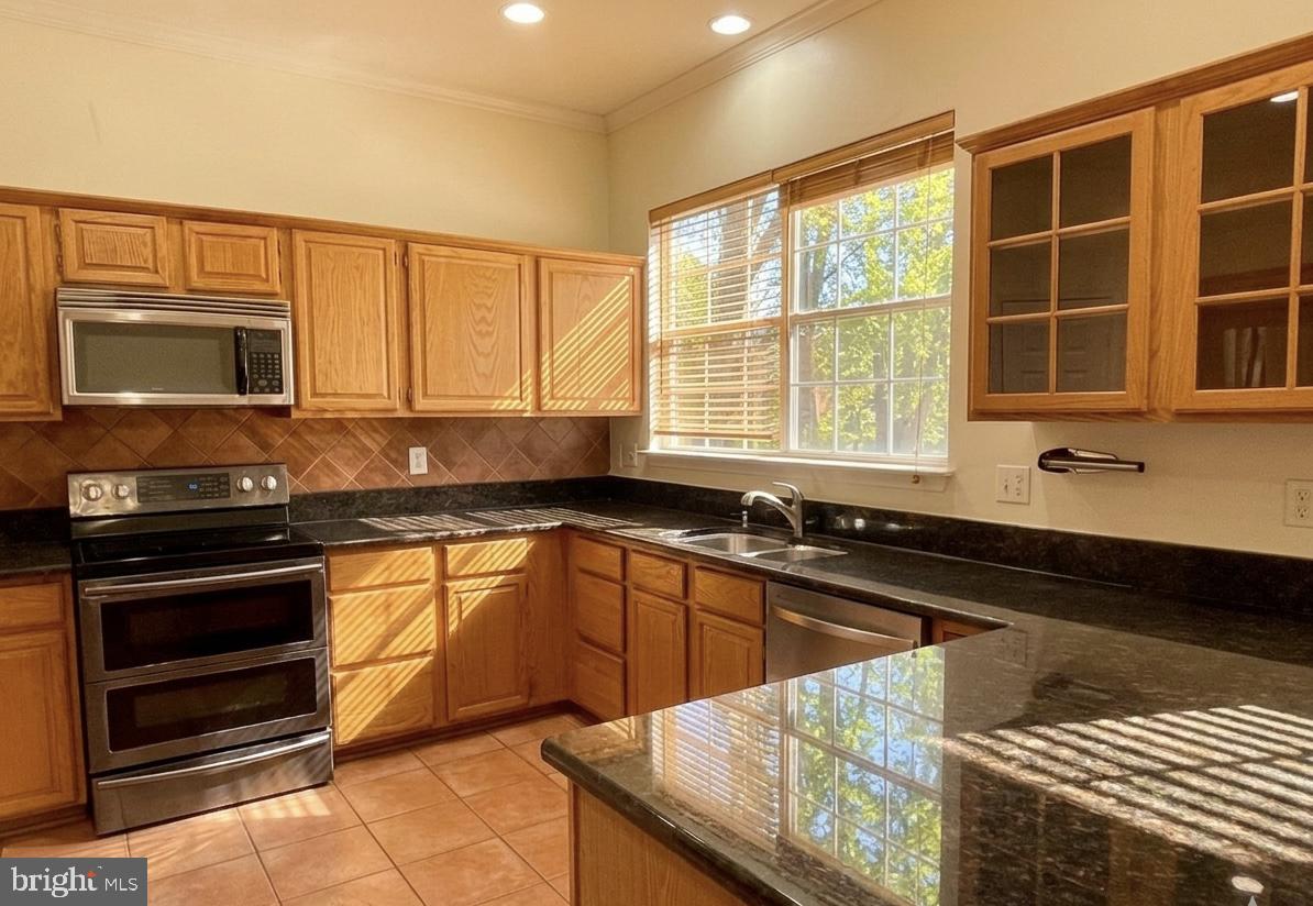 12301 FIELDBROOK PL, FAIRFAX, Virginia 22033, 3 Bedrooms Bedrooms, ,3 BathroomsBathrooms,Residential,For sale,12301 FIELDBROOK PL,VAFX2294354 MLS # VAFX2294354