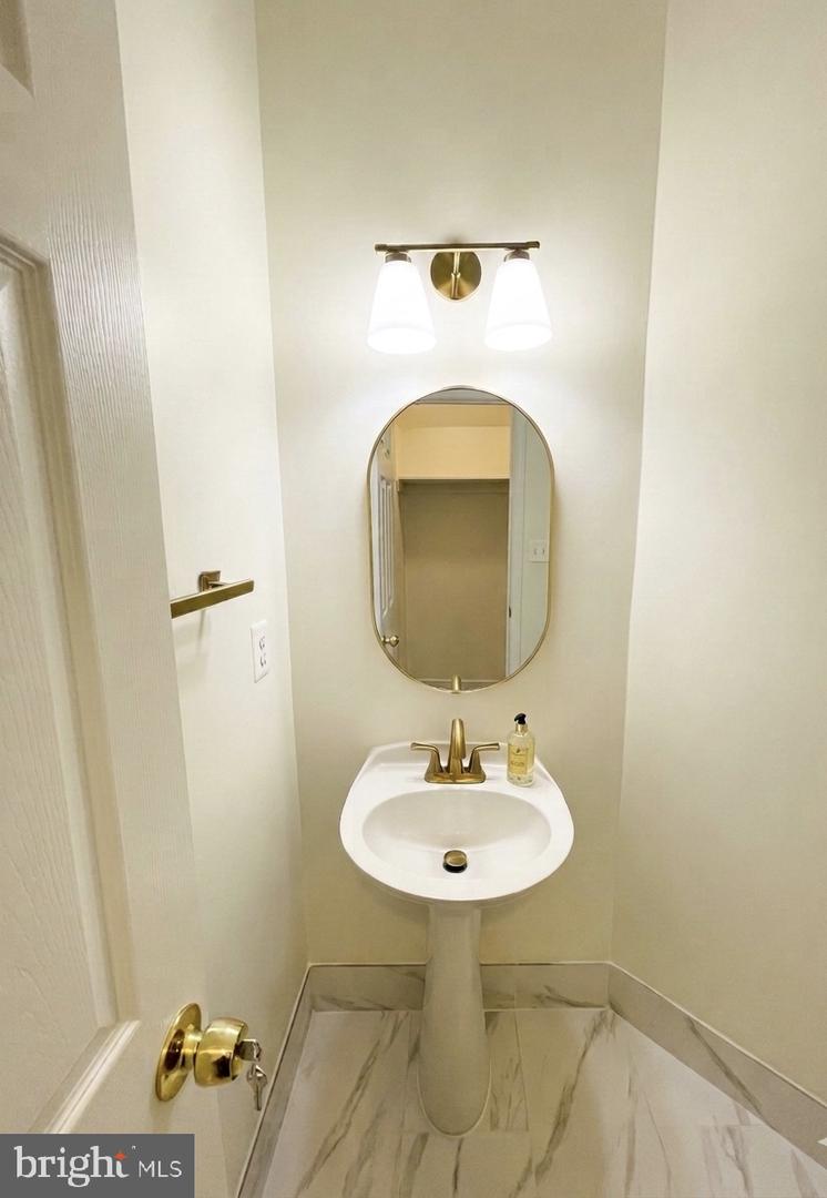 12301 FIELDBROOK PL, FAIRFAX, Virginia 22033, 3 Bedrooms Bedrooms, ,3 BathroomsBathrooms,Residential,For sale,12301 FIELDBROOK PL,VAFX2294354 MLS # VAFX2294354