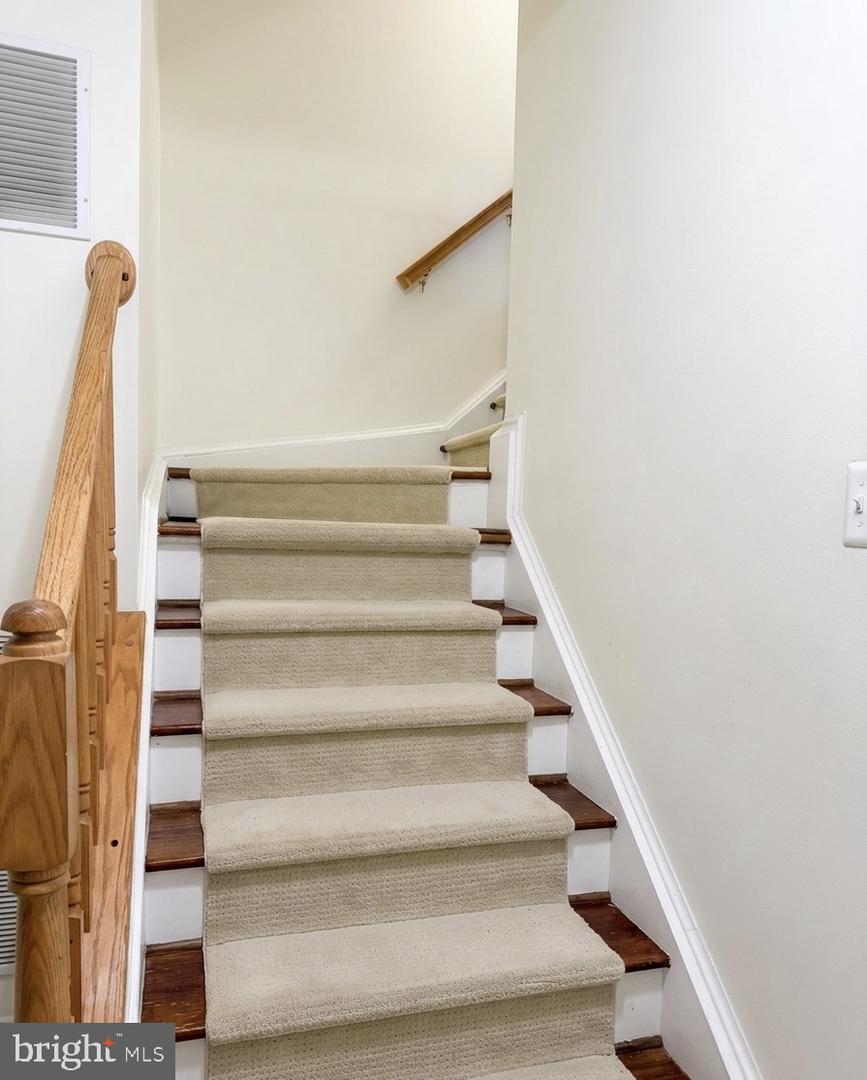 12301 FIELDBROOK PL, FAIRFAX, Virginia 22033, 3 Bedrooms Bedrooms, ,3 BathroomsBathrooms,Residential,For sale,12301 FIELDBROOK PL,VAFX2294354 MLS # VAFX2294354