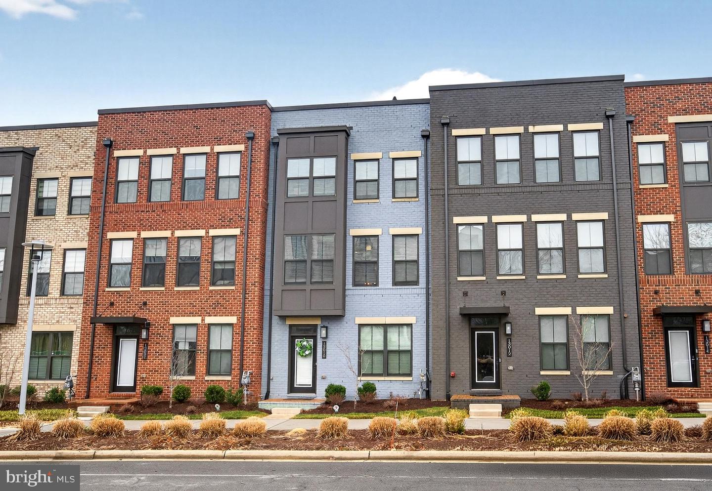 13010 HATTONTOWN SQ, HERNDON, Virginia 20171, 3 Bedrooms Bedrooms, ,3 BathroomsBathrooms,Residential,For sale,13010 HATTONTOWN SQ,VAFX2294356 MLS # VAFX2294356