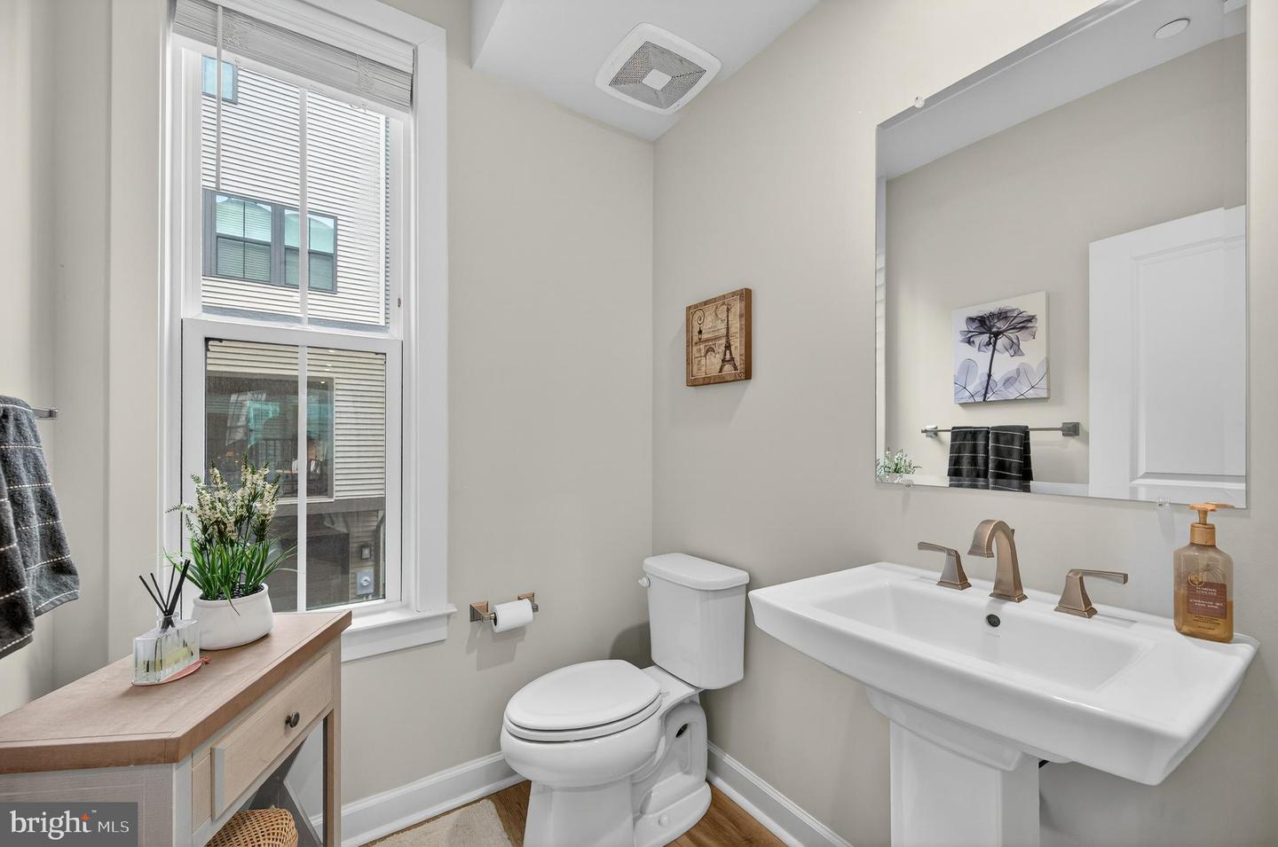 13010 HATTONTOWN SQ, HERNDON, Virginia 20171, 3 Bedrooms Bedrooms, ,3 BathroomsBathrooms,Residential,For sale,13010 HATTONTOWN SQ,VAFX2294356 MLS # VAFX2294356