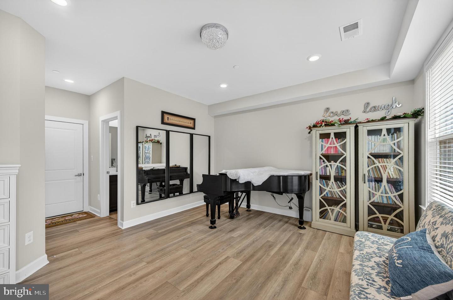 13010 HATTONTOWN SQ, HERNDON, Virginia 20171, 3 Bedrooms Bedrooms, ,3 BathroomsBathrooms,Residential,For sale,13010 HATTONTOWN SQ,VAFX2294356 MLS # VAFX2294356