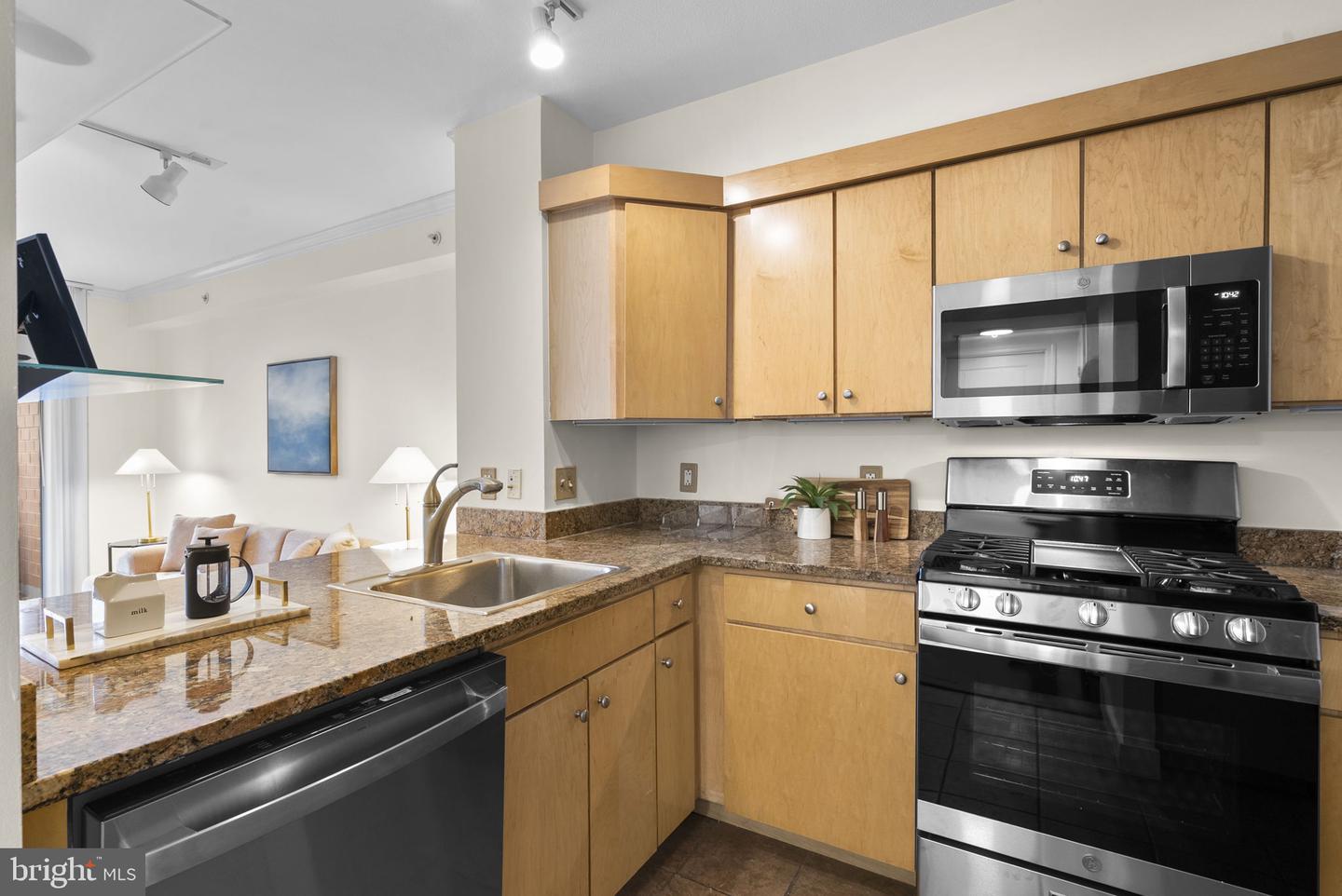 631 D ST NW #1129, WASHINGTON, District Of Columbia 20004, 1 Bedroom Bedrooms, 2 Rooms Rooms,1 BathroomBathrooms,Residential,For sale,631 D ST NW #1129,DCDC2249256 MLS # DCDC2249256