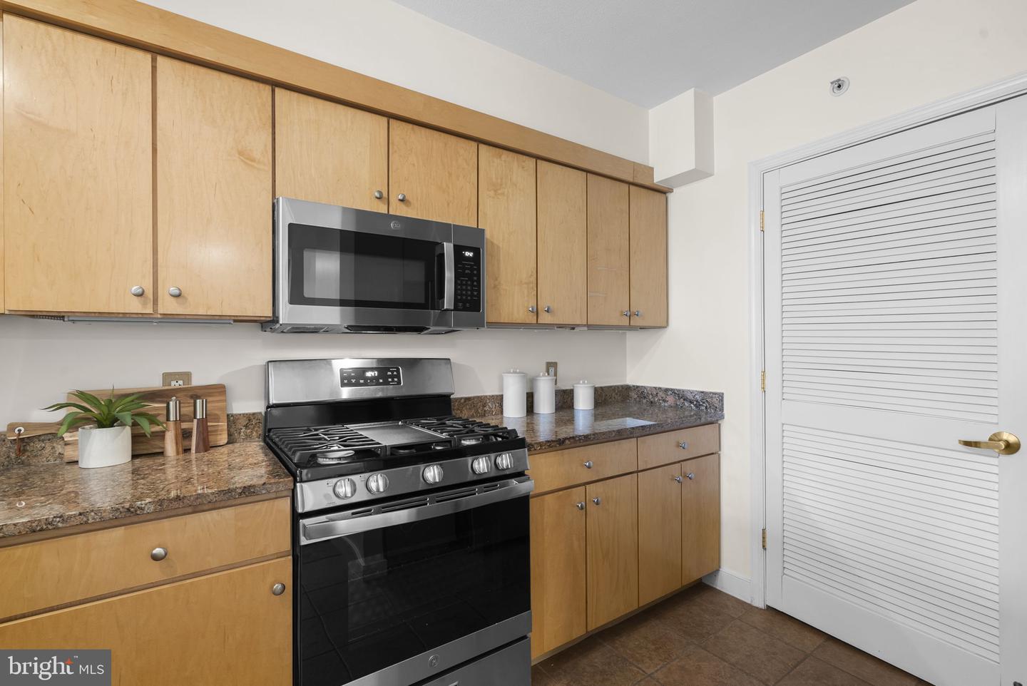 631 D ST NW #1129, WASHINGTON, District Of Columbia 20004, 1 Bedroom Bedrooms, 2 Rooms Rooms,1 BathroomBathrooms,Residential,For sale,631 D ST NW #1129,DCDC2249256 MLS # DCDC2249256