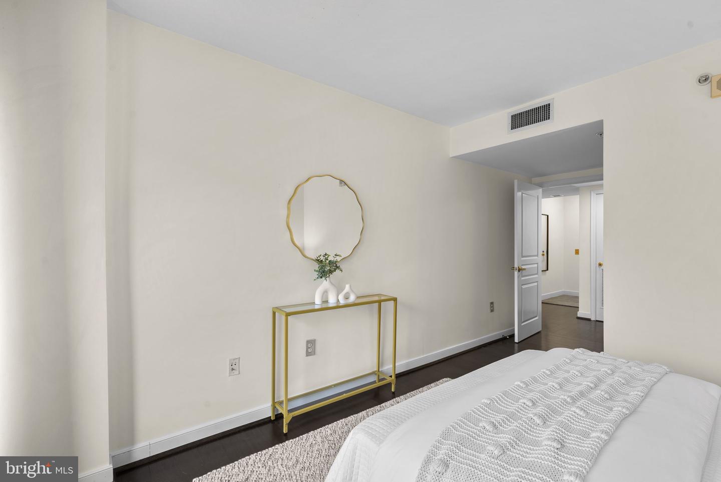 631 D ST NW #1129, WASHINGTON, District Of Columbia 20004, 1 Bedroom Bedrooms, 2 Rooms Rooms,1 BathroomBathrooms,Residential,For sale,631 D ST NW #1129,DCDC2249256 MLS # DCDC2249256