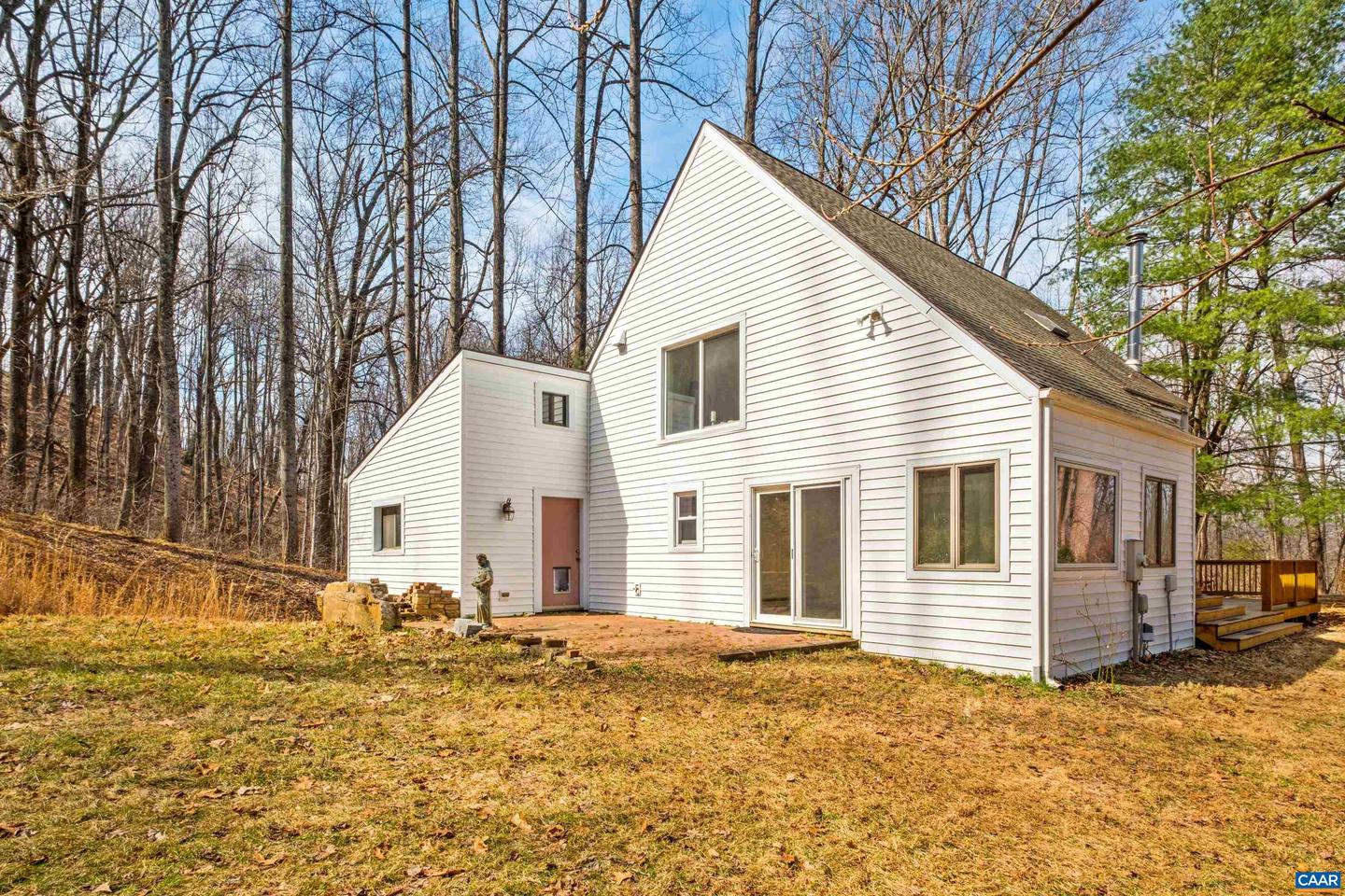 3955 TAYLORS MOUNTAIN FARM LN, CHARLOTTESVILLE, Virginia 22903, 3 Bedrooms Bedrooms, ,2 BathroomsBathrooms,Residential,For sale,3955 TAYLORS MOUNTAIN FARM LN,674037 MLS # 674037