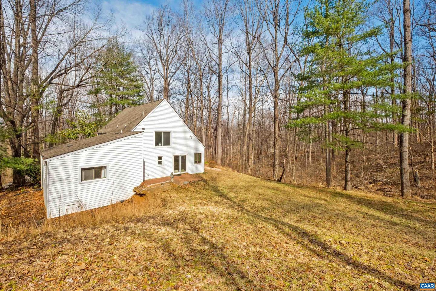 3955 TAYLORS MOUNTAIN FARM LN, CHARLOTTESVILLE, Virginia 22903, 3 Bedrooms Bedrooms, ,2 BathroomsBathrooms,Residential,For sale,3955 TAYLORS MOUNTAIN FARM LN,674037 MLS # 674037