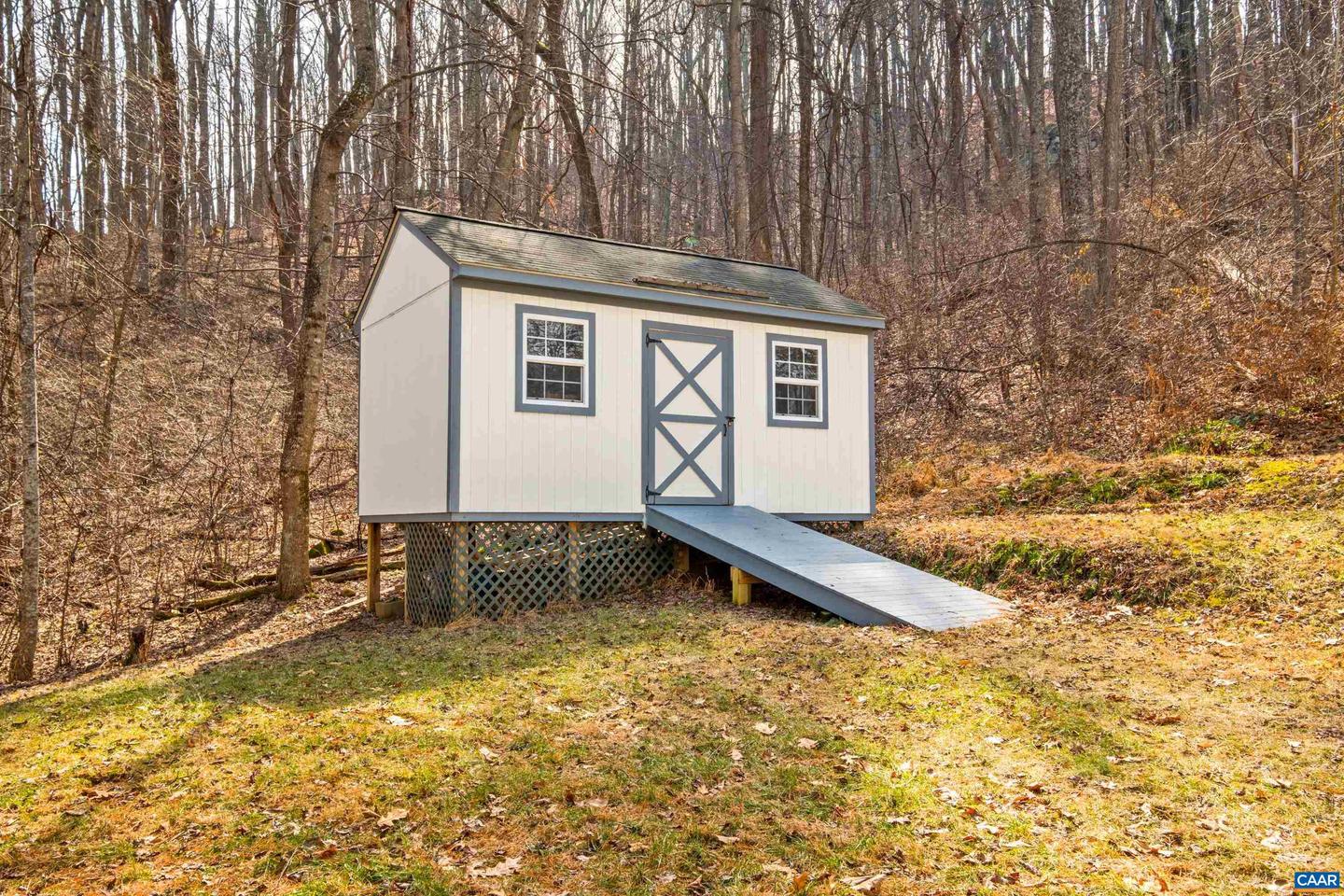 3955 TAYLORS MOUNTAIN FARM LN, CHARLOTTESVILLE, Virginia 22903, 3 Bedrooms Bedrooms, ,2 BathroomsBathrooms,Residential,For sale,3955 TAYLORS MOUNTAIN FARM LN,674037 MLS # 674037