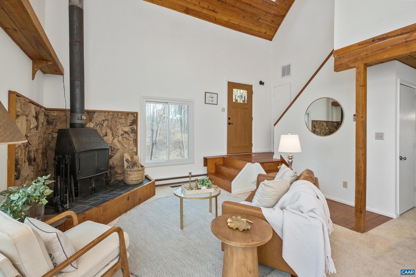 3955 TAYLORS MOUNTAIN FARM LN, CHARLOTTESVILLE, Virginia 22903, 3 Bedrooms Bedrooms, ,2 BathroomsBathrooms,Residential,For sale,3955 TAYLORS MOUNTAIN FARM LN,674037 MLS # 674037