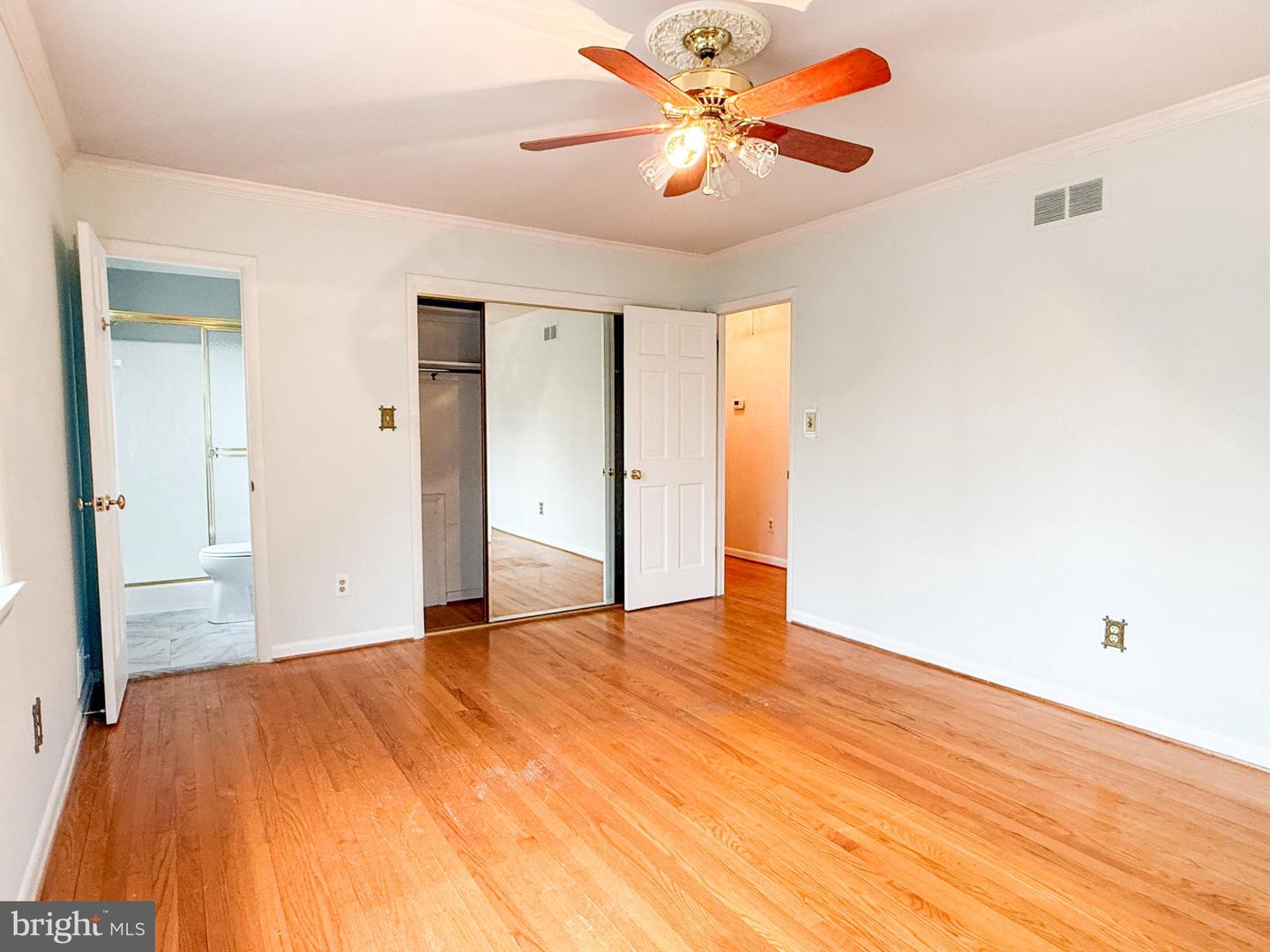 3106 HUNT RD, OAKTON, Virginia 22124, 4 Bedrooms Bedrooms, 8 Rooms Rooms,3 BathroomsBathrooms,Residential,For sale,3106 HUNT RD,VAFX2294540 MLS # VAFX2294540