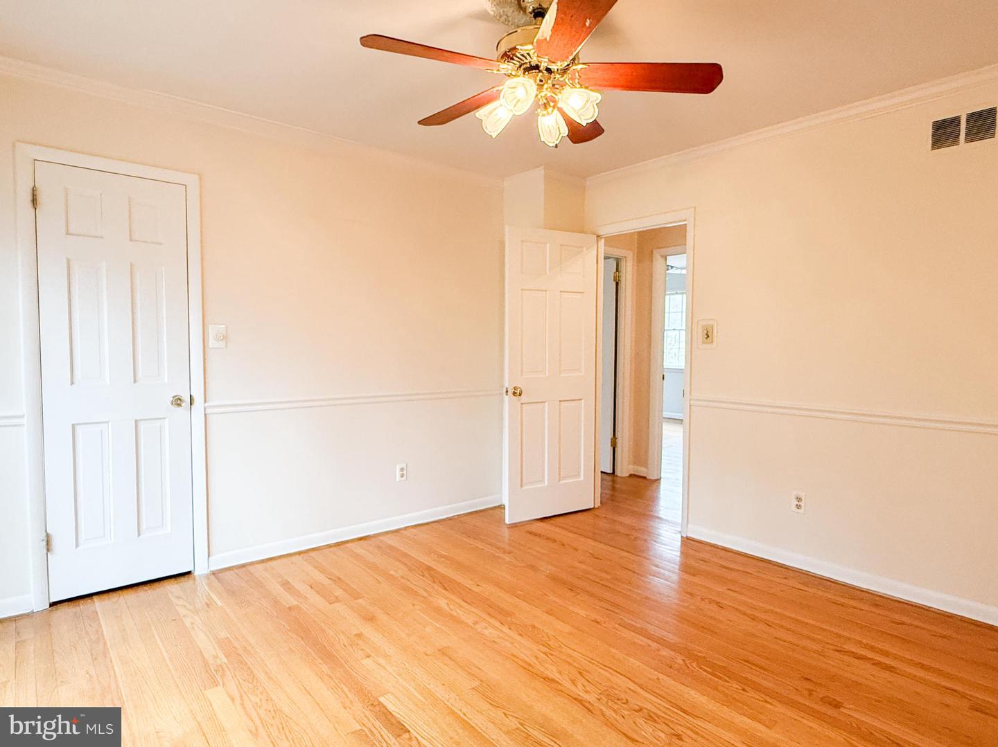 3106 HUNT RD, OAKTON, Virginia 22124, 4 Bedrooms Bedrooms, 8 Rooms Rooms,3 BathroomsBathrooms,Residential,For sale,3106 HUNT RD,VAFX2294540 MLS # VAFX2294540