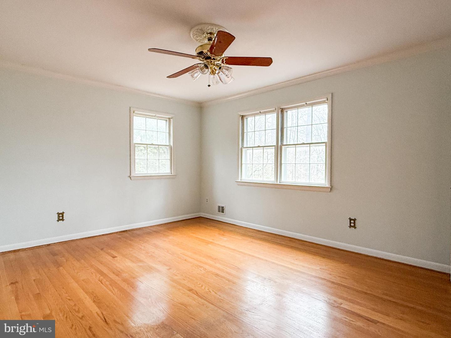 3106 HUNT RD, OAKTON, Virginia 22124, 4 Bedrooms Bedrooms, 8 Rooms Rooms,3 BathroomsBathrooms,Residential,For sale,3106 HUNT RD,VAFX2294540 MLS # VAFX2294540