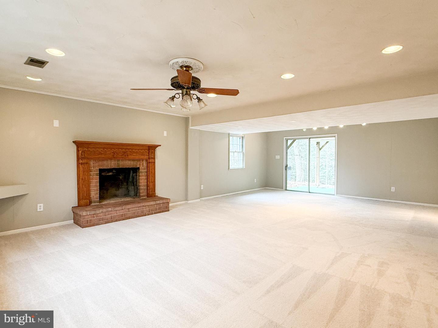 3106 HUNT RD, OAKTON, Virginia 22124, 4 Bedrooms Bedrooms, 8 Rooms Rooms,3 BathroomsBathrooms,Residential,For sale,3106 HUNT RD,VAFX2294540 MLS # VAFX2294540