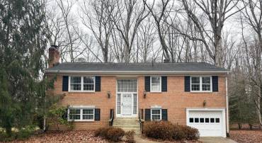 3106 HUNT RD, OAKTON, Virginia 22124, 4 Bedrooms Bedrooms, 8 Rooms Rooms,3 BathroomsBathrooms,Residential,For sale,3106 HUNT RD,VAFX2294540 MLS # VAFX2294540