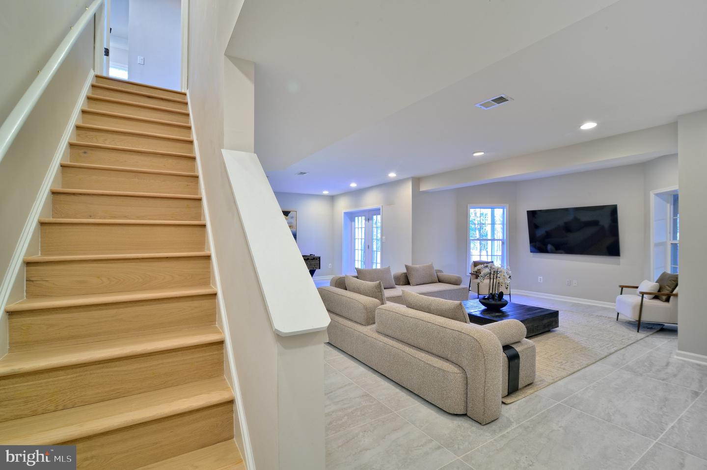 42346 PONDEROSA DR, CHANTILLY, Virginia 20152, 5 Bedrooms Bedrooms, ,4 BathroomsBathrooms,Residential,For sale,42346 PONDEROSA DR,VALO2117446 MLS # VALO2117446