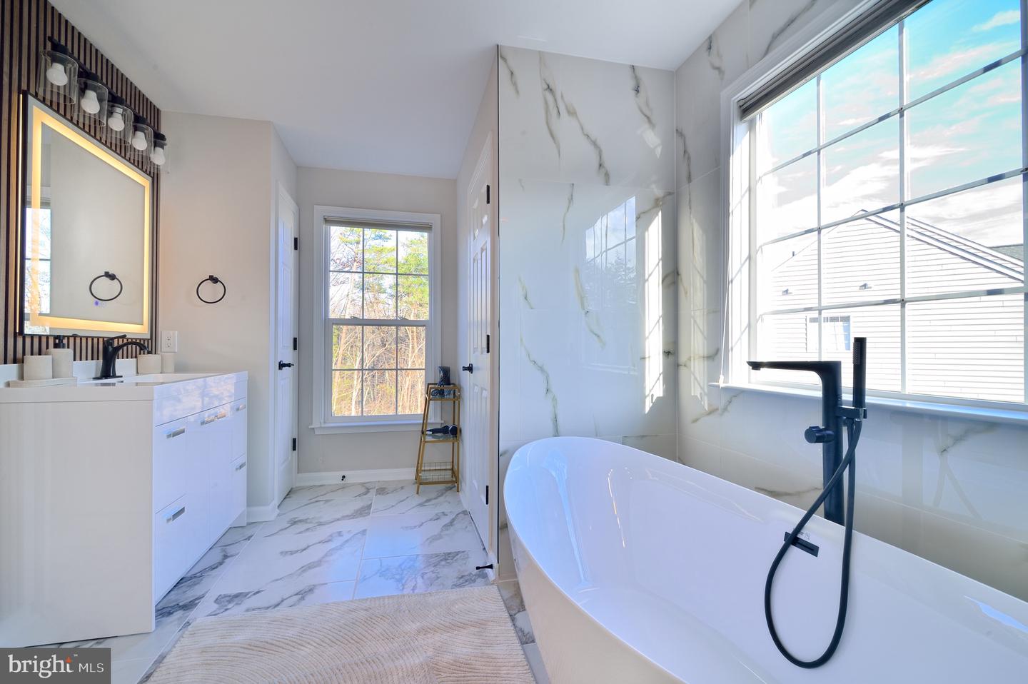 42346 PONDEROSA DR, CHANTILLY, Virginia 20152, 5 Bedrooms Bedrooms, ,4 BathroomsBathrooms,Residential,For sale,42346 PONDEROSA DR,VALO2117446 MLS # VALO2117446