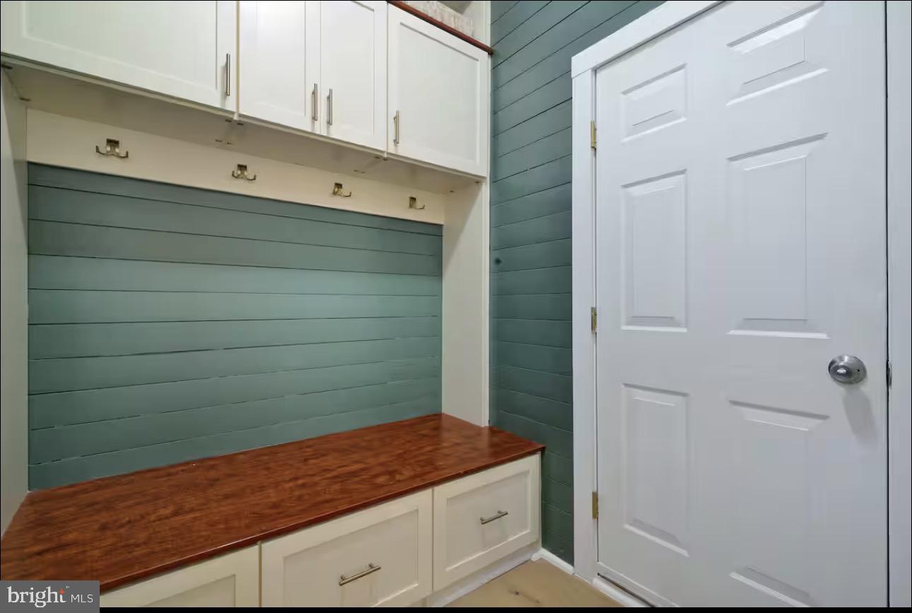 42346 PONDEROSA DR, CHANTILLY, Virginia 20152, 5 Bedrooms Bedrooms, ,4 BathroomsBathrooms,Residential,For sale,42346 PONDEROSA DR,VALO2117446 MLS # VALO2117446