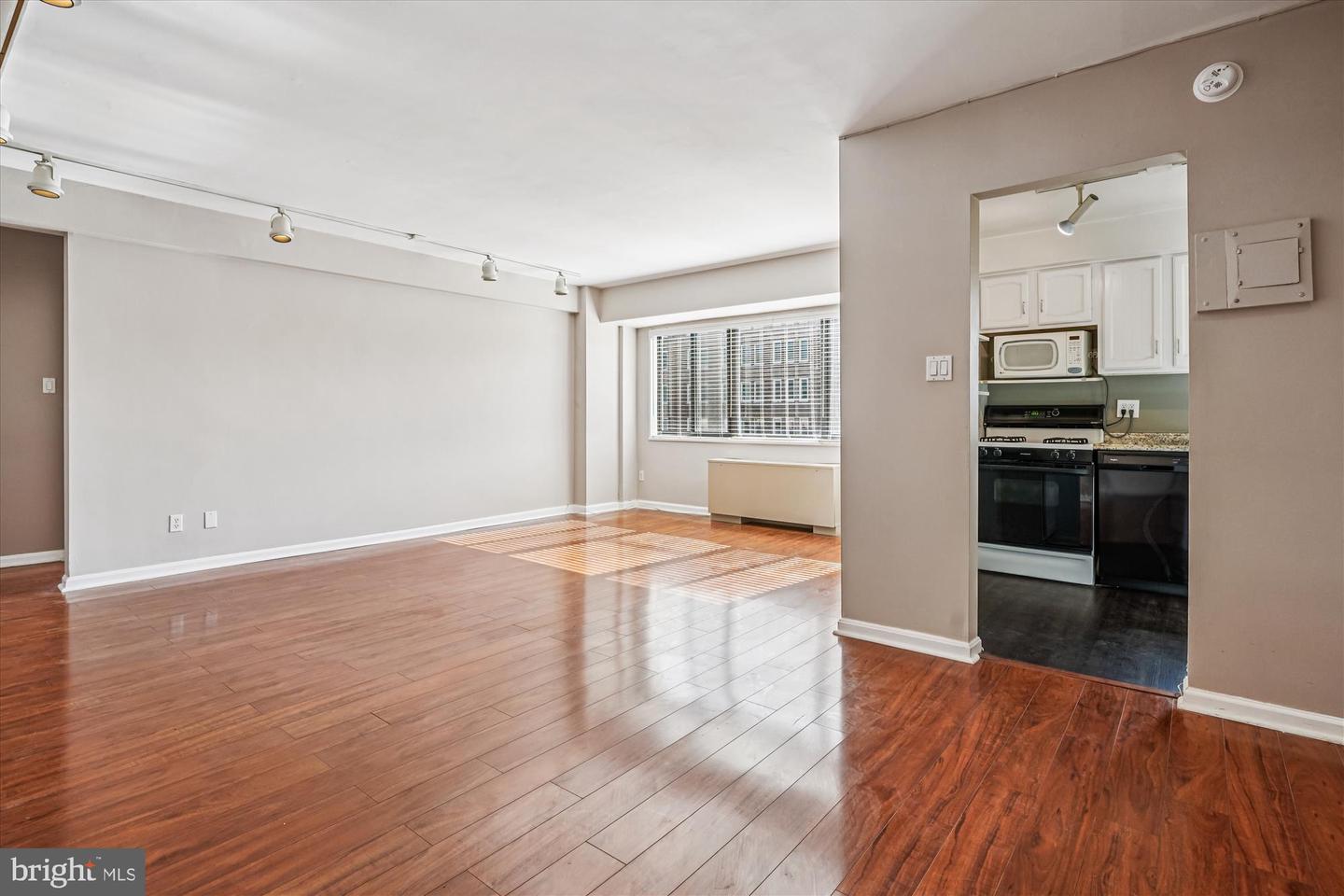 3701 CONNECTICUT AVE NW #418, WASHINGTON, District Of Columbia 20008, 1 Bedroom Bedrooms, ,1 BathroomBathrooms,Residential,For sale,3701 CONNECTICUT AVE NW #418,DCDC2249160 MLS # DCDC2249160