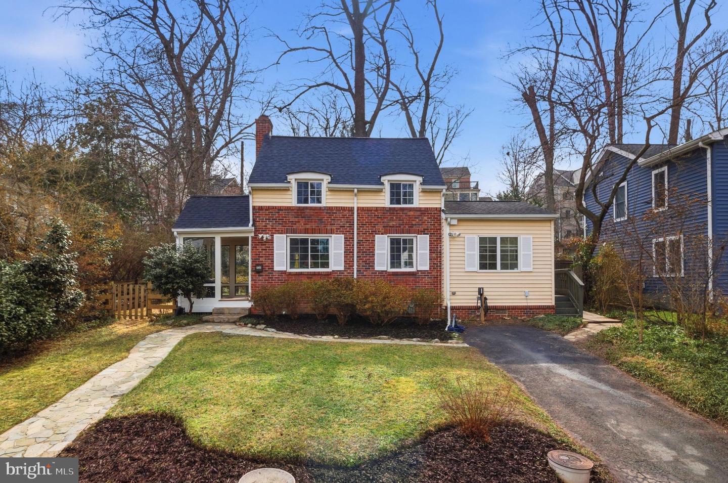 404 TENNESSEE AVE, ALEXANDRIA, Virginia 22305, 3 Bedrooms Bedrooms, 5 Rooms Rooms,2 BathroomsBathrooms,Residential,For sale,404 TENNESSEE AVE,VAAX2054840 MLS # VAAX2054840