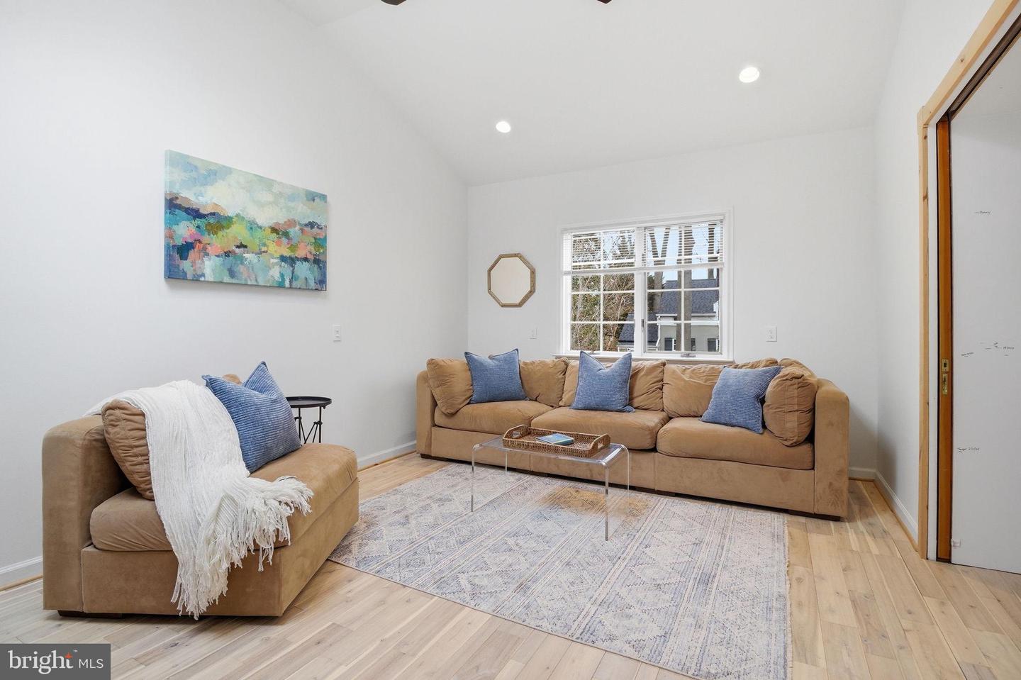 404 TENNESSEE AVE, ALEXANDRIA, Virginia 22305, 3 Bedrooms Bedrooms, 5 Rooms Rooms,2 BathroomsBathrooms,Residential,For sale,404 TENNESSEE AVE,VAAX2054840 MLS # VAAX2054840