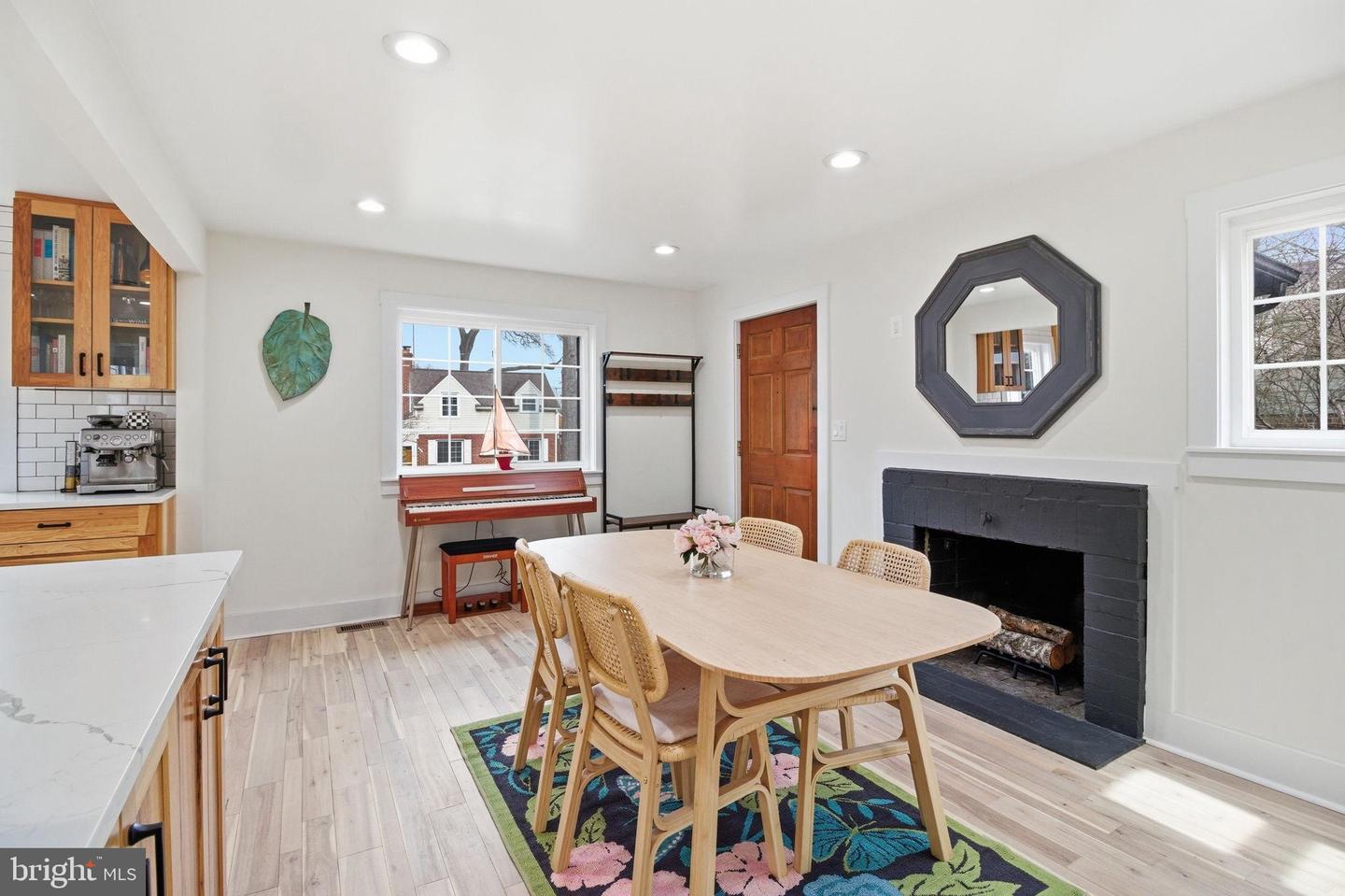 404 TENNESSEE AVE, ALEXANDRIA, Virginia 22305, 3 Bedrooms Bedrooms, 5 Rooms Rooms,2 BathroomsBathrooms,Residential,For sale,404 TENNESSEE AVE,VAAX2054840 MLS # VAAX2054840