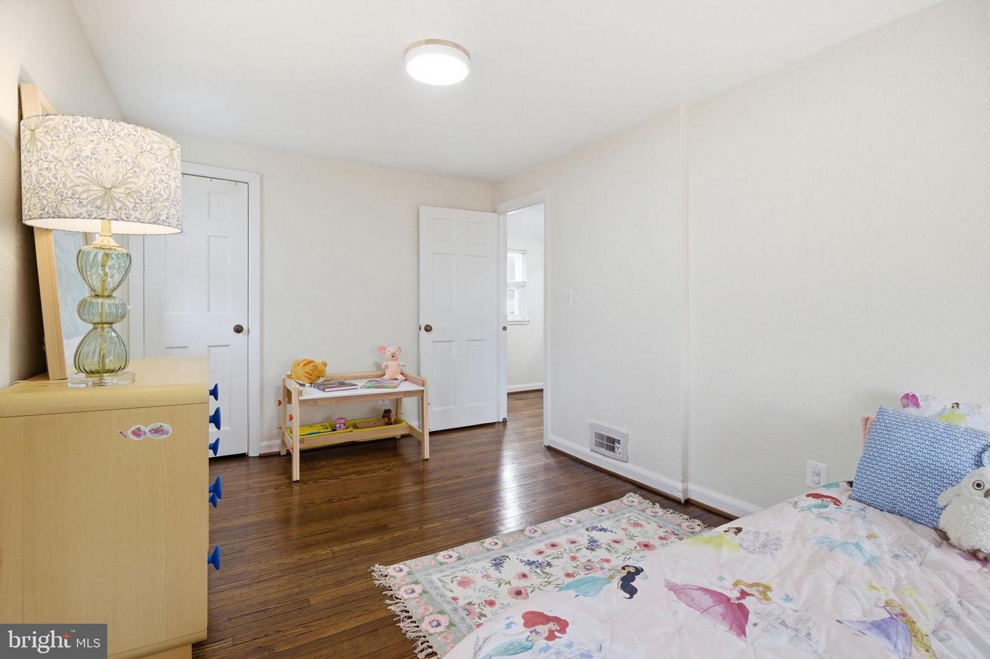 404 TENNESSEE AVE, ALEXANDRIA, Virginia 22305, 3 Bedrooms Bedrooms, 5 Rooms Rooms,2 BathroomsBathrooms,Residential,For sale,404 TENNESSEE AVE,VAAX2054840 MLS # VAAX2054840