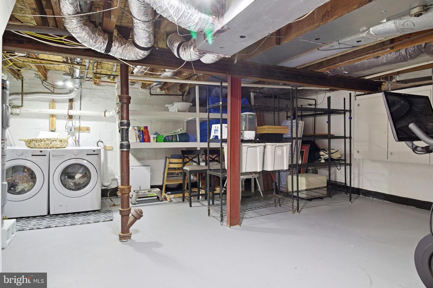 404 TENNESSEE AVE, ALEXANDRIA, Virginia 22305, 3 Bedrooms Bedrooms, 5 Rooms Rooms,2 BathroomsBathrooms,Residential,For sale,404 TENNESSEE AVE,VAAX2054840 MLS # VAAX2054840