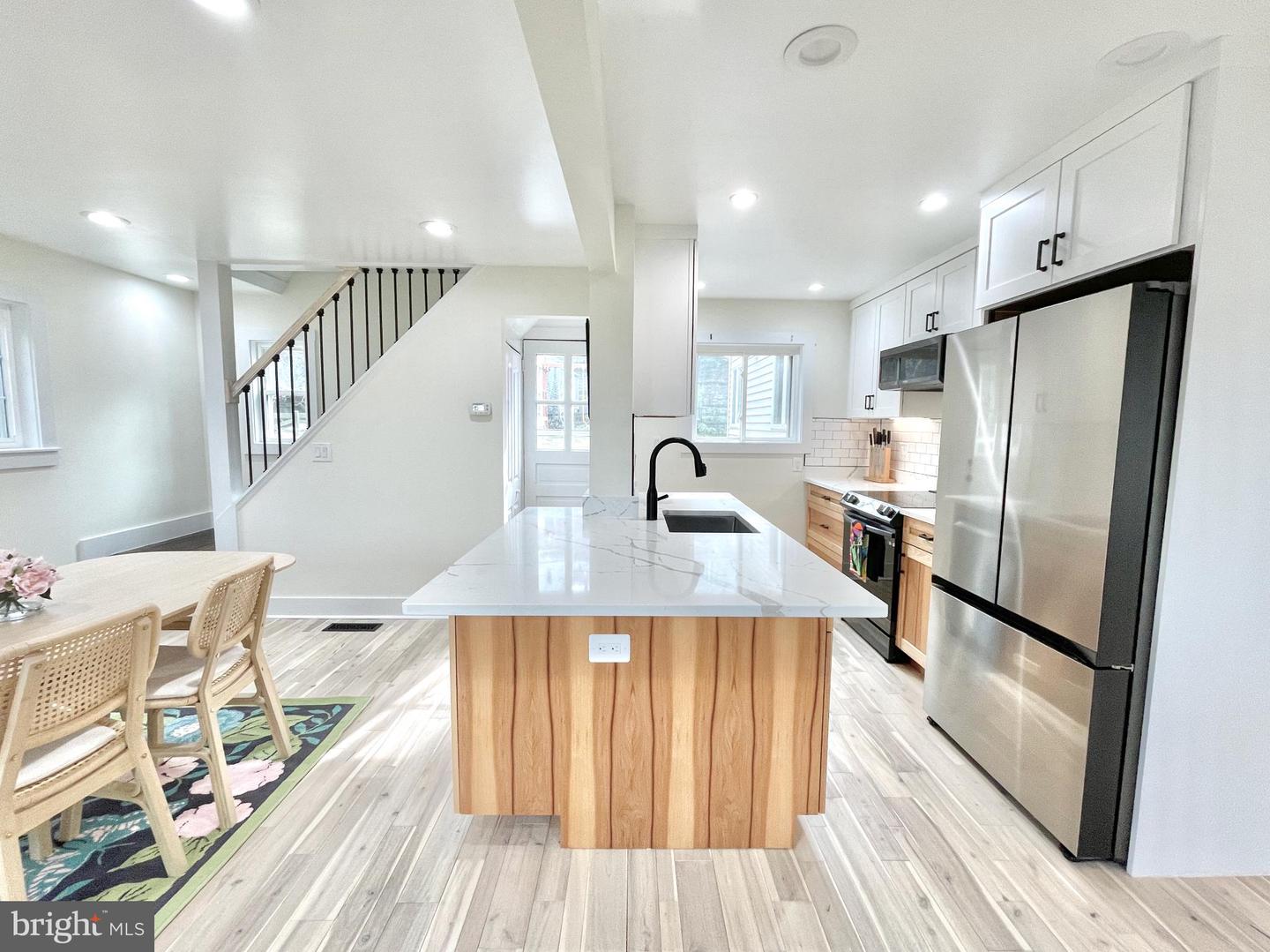 404 TENNESSEE AVE, ALEXANDRIA, Virginia 22305, 3 Bedrooms Bedrooms, 5 Rooms Rooms,2 BathroomsBathrooms,Residential,For sale,404 TENNESSEE AVE,VAAX2054840 MLS # VAAX2054840