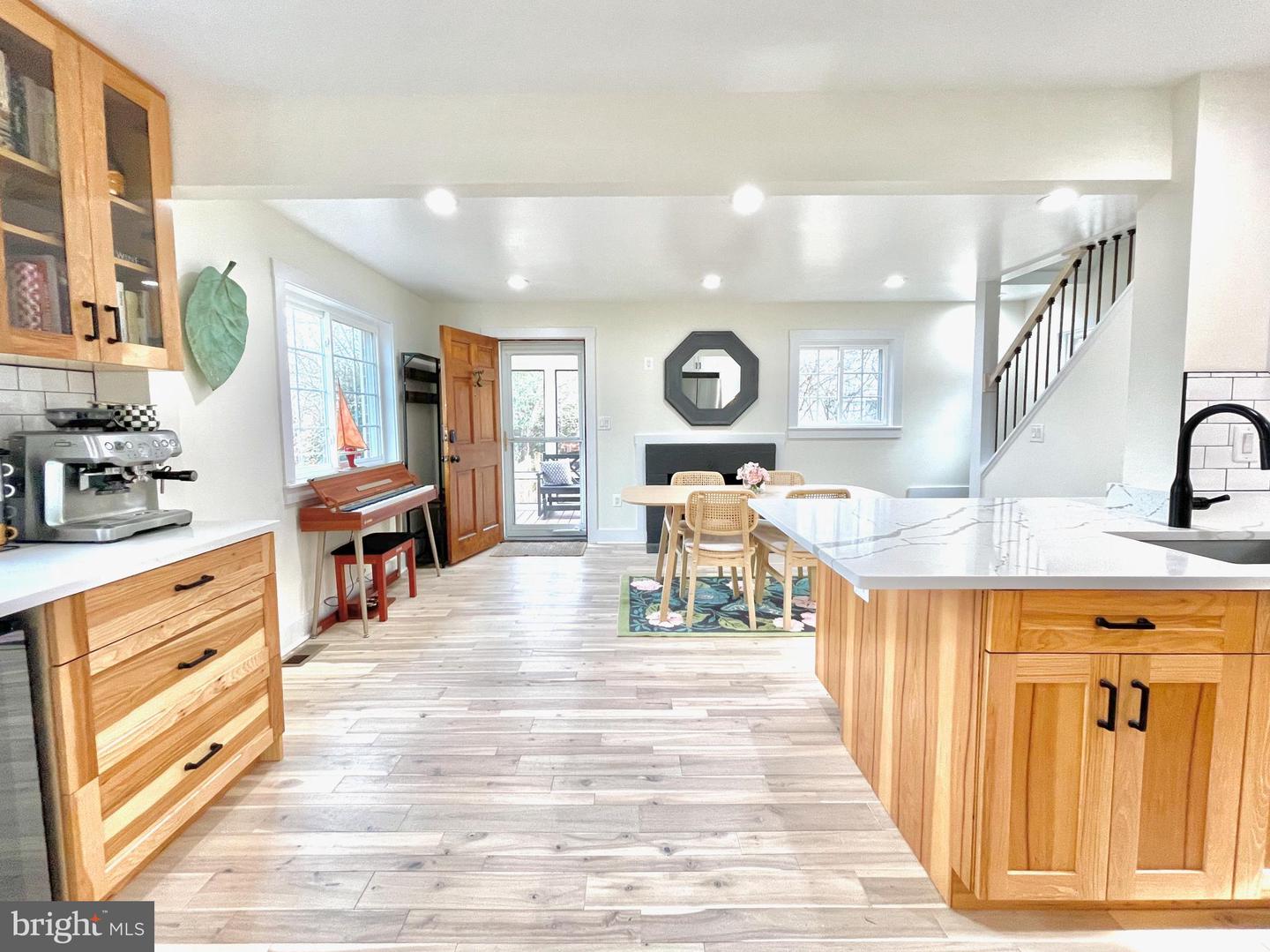 404 TENNESSEE AVE, ALEXANDRIA, Virginia 22305, 3 Bedrooms Bedrooms, 5 Rooms Rooms,2 BathroomsBathrooms,Residential,For sale,404 TENNESSEE AVE,VAAX2054840 MLS # VAAX2054840