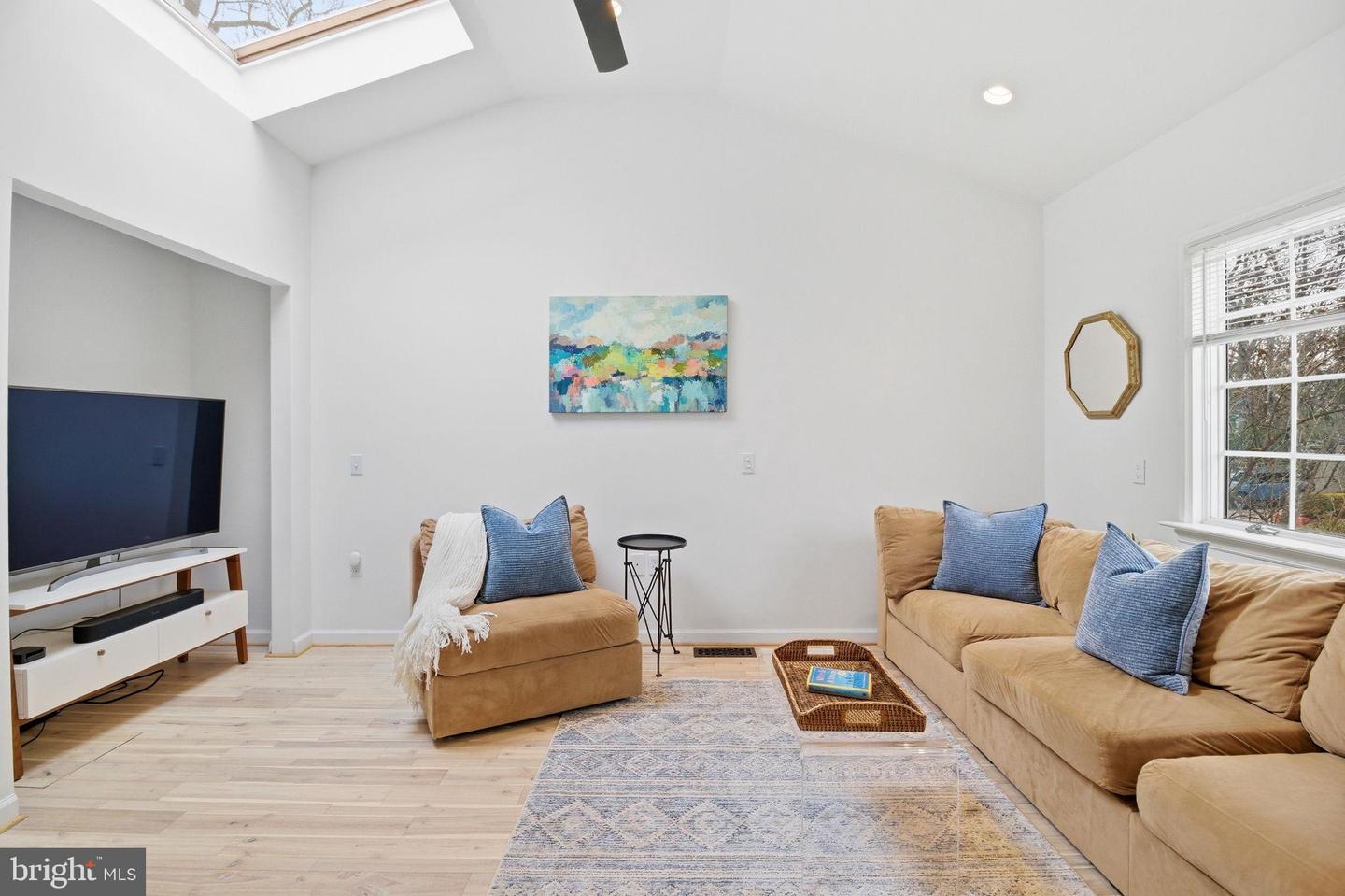 404 TENNESSEE AVE, ALEXANDRIA, Virginia 22305, 3 Bedrooms Bedrooms, 5 Rooms Rooms,2 BathroomsBathrooms,Residential,For sale,404 TENNESSEE AVE,VAAX2054840 MLS # VAAX2054840