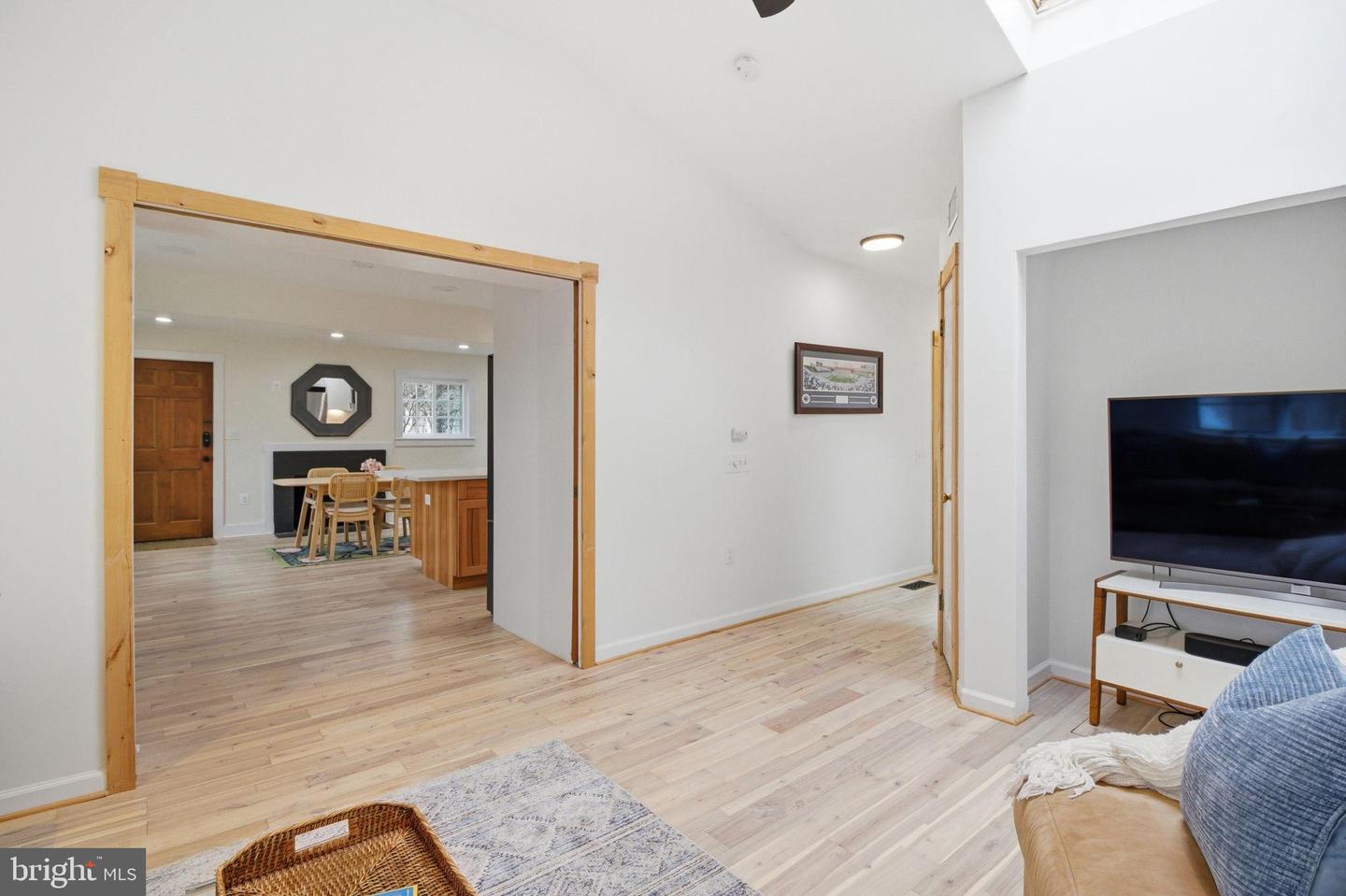 404 TENNESSEE AVE, ALEXANDRIA, Virginia 22305, 3 Bedrooms Bedrooms, 5 Rooms Rooms,2 BathroomsBathrooms,Residential,For sale,404 TENNESSEE AVE,VAAX2054840 MLS # VAAX2054840