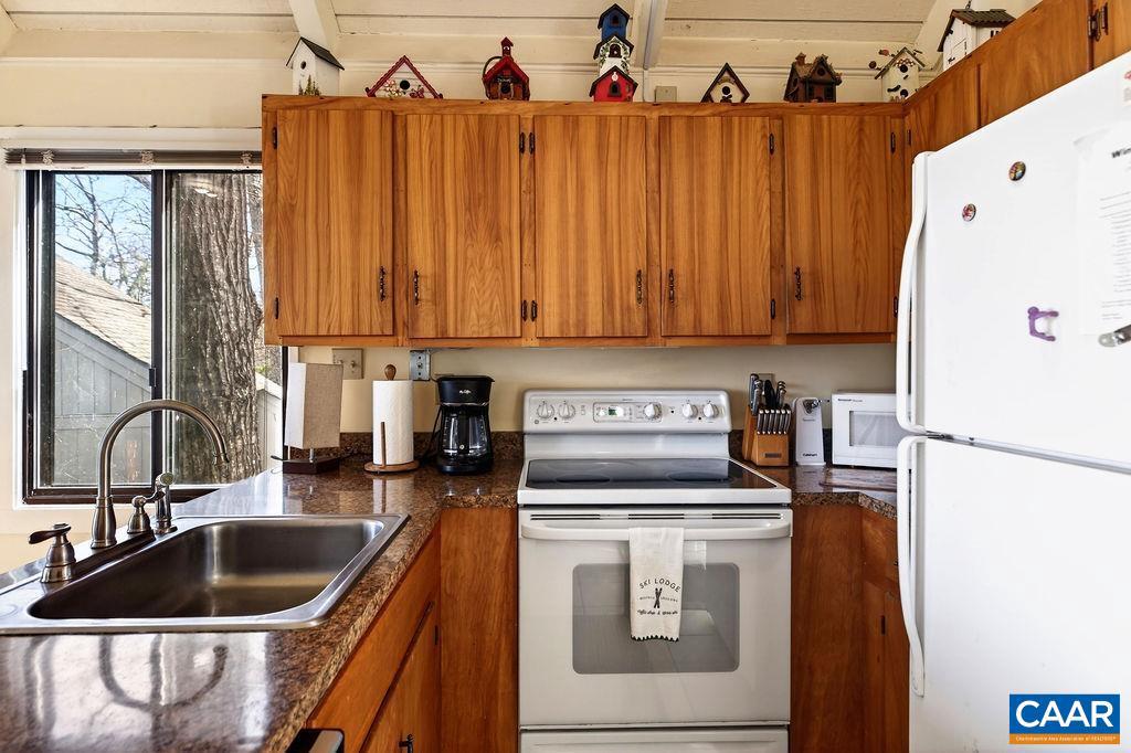 170 NORTH ROCK TREE LN, WINTERGREEN RESORT, Virginia 22967, 3 Bedrooms Bedrooms, ,2 BathroomsBathrooms,Residential,For sale,170 NORTH ROCK TREE LN,674032 MLS # 674032