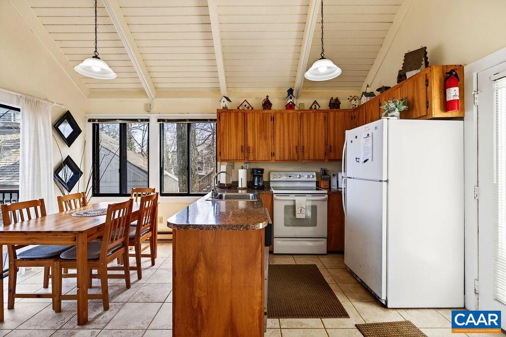 170 NORTH ROCK TREE LN, WINTERGREEN RESORT, Virginia 22967, 3 Bedrooms Bedrooms, ,2 BathroomsBathrooms,Residential,For sale,170 NORTH ROCK TREE LN,674032 MLS # 674032