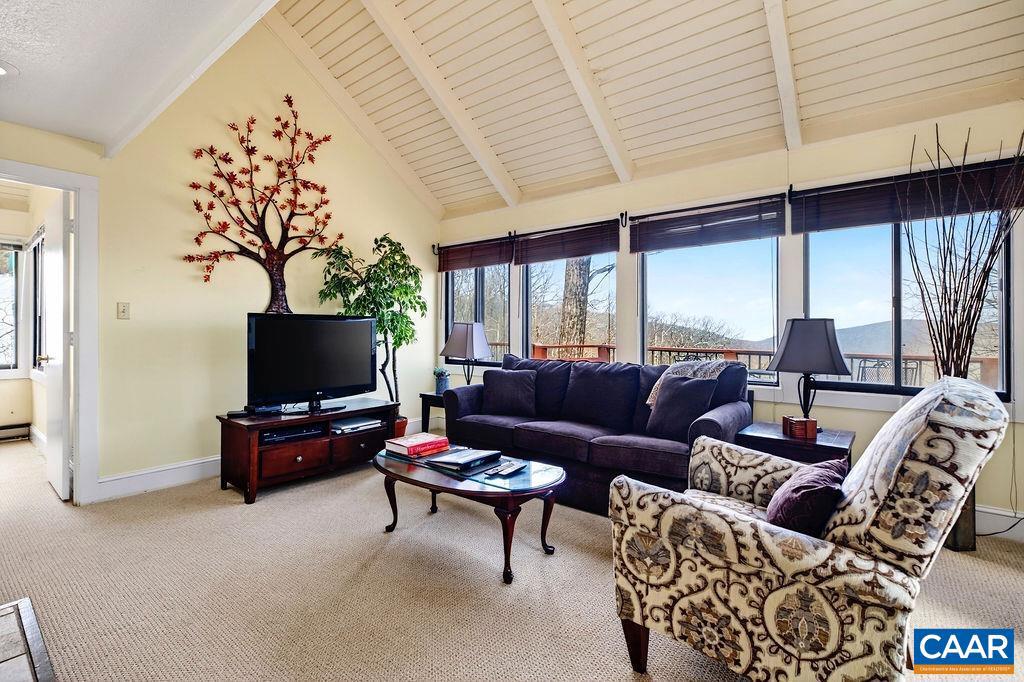 170 NORTH ROCK TREE LN, WINTERGREEN RESORT, Virginia 22967, 3 Bedrooms Bedrooms, ,2 BathroomsBathrooms,Residential,For sale,170 NORTH ROCK TREE LN,674032 MLS # 674032