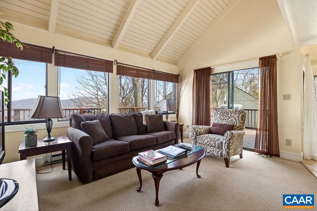 170 NORTH ROCK TREE LN, WINTERGREEN RESORT, Virginia 22967, 3 Bedrooms Bedrooms, ,2 BathroomsBathrooms,Residential,For sale,170 NORTH ROCK TREE LN,674032 MLS # 674032