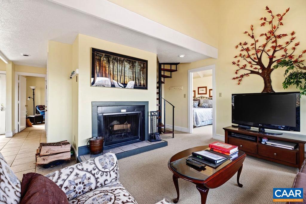 170 NORTH ROCK TREE LN, WINTERGREEN RESORT, Virginia 22967, 3 Bedrooms Bedrooms, ,2 BathroomsBathrooms,Residential,For sale,170 NORTH ROCK TREE LN,674032 MLS # 674032