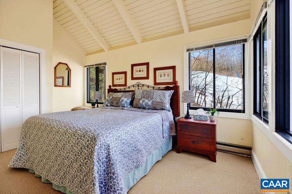 170 NORTH ROCK TREE LN, WINTERGREEN RESORT, Virginia 22967, 3 Bedrooms Bedrooms, ,2 BathroomsBathrooms,Residential,For sale,170 NORTH ROCK TREE LN,674032 MLS # 674032