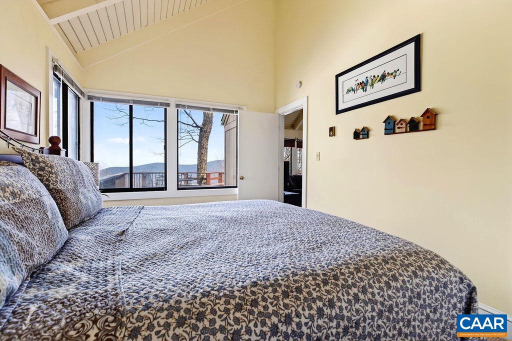 170 NORTH ROCK TREE LN, WINTERGREEN RESORT, Virginia 22967, 3 Bedrooms Bedrooms, ,2 BathroomsBathrooms,Residential,For sale,170 NORTH ROCK TREE LN,674032 MLS # 674032